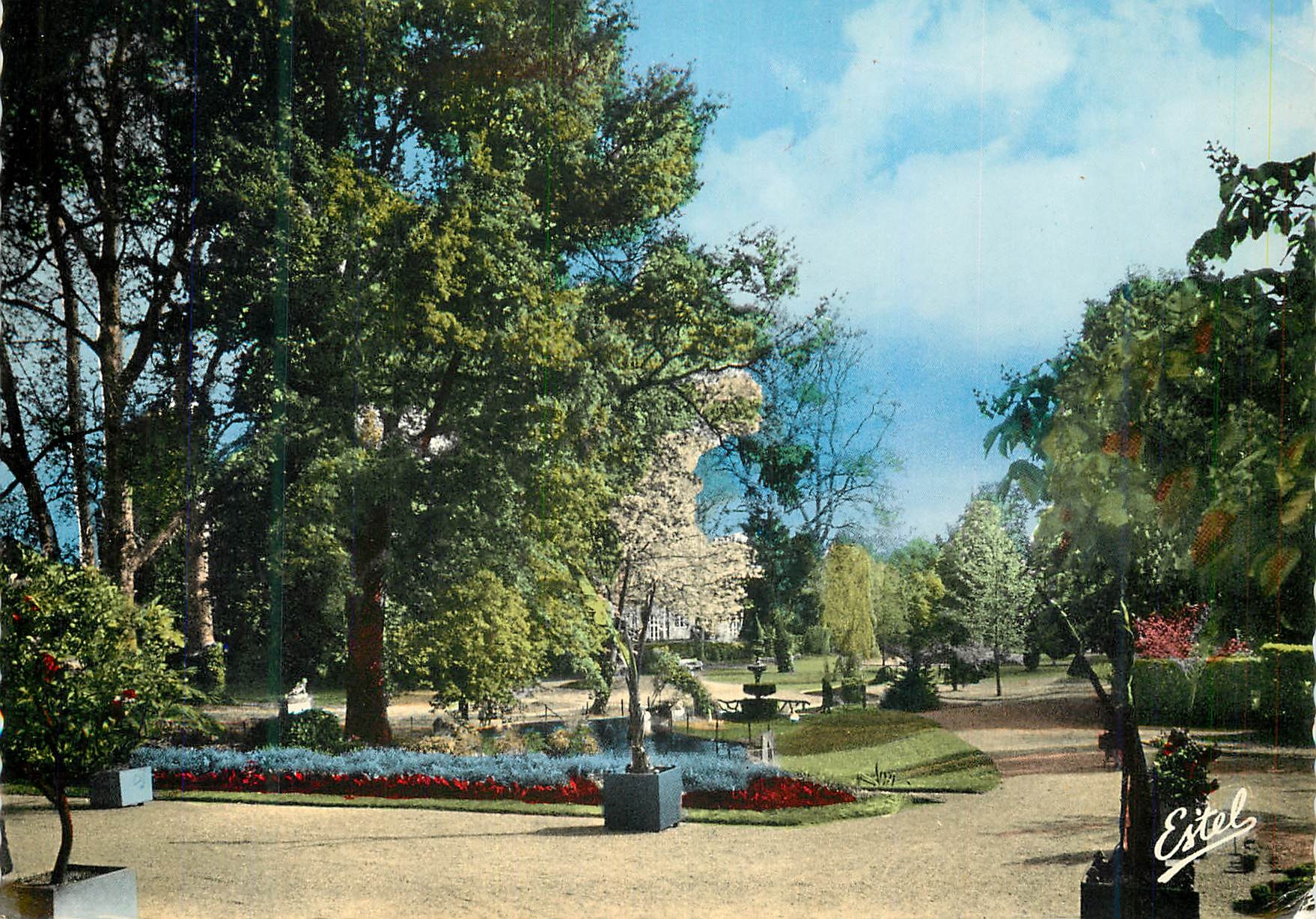 CPM Fontenay le comte (vendee) 1308 y le jardin public