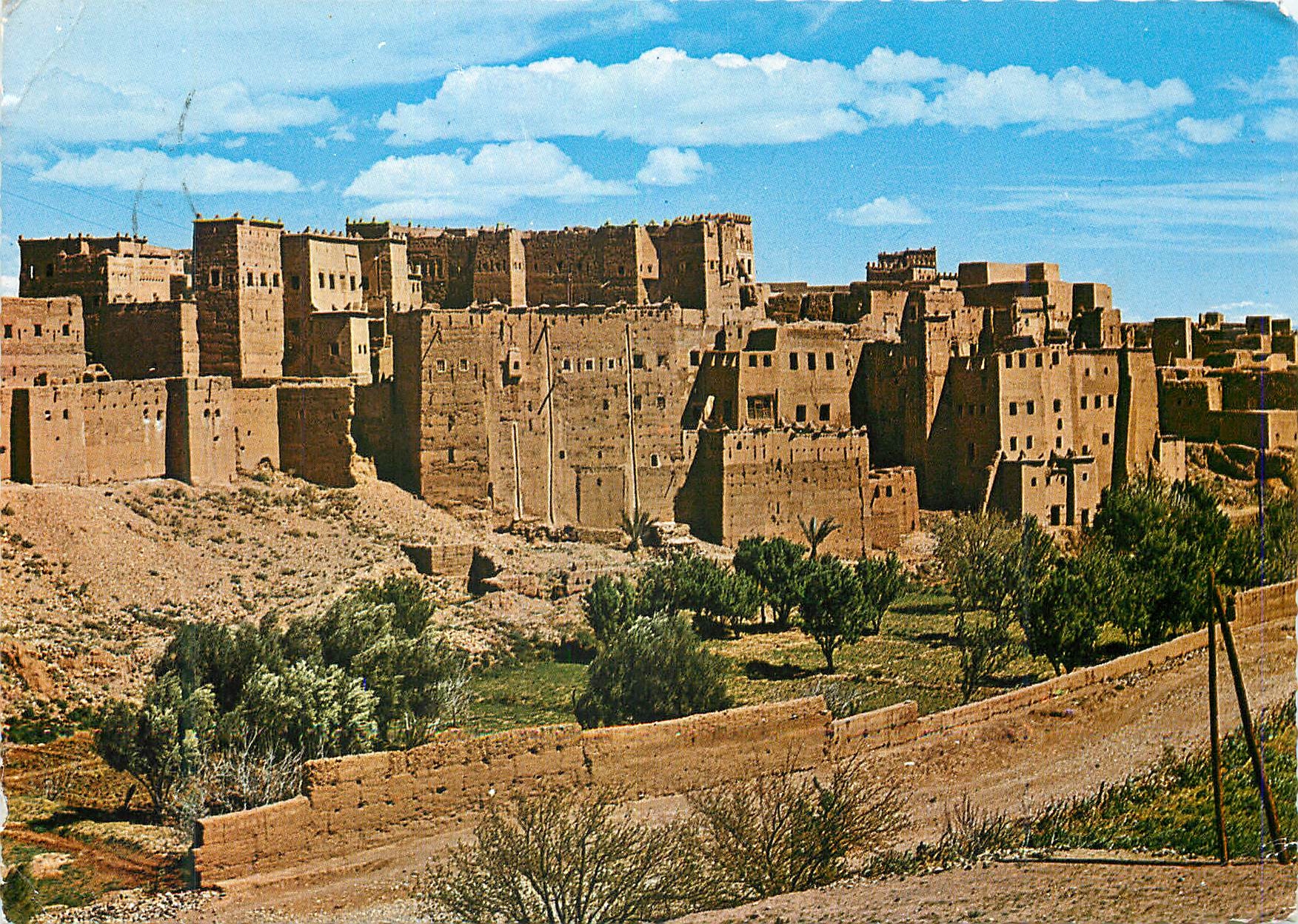 CPM Le maroc pittoresque casbah taourirt de ouarzazate