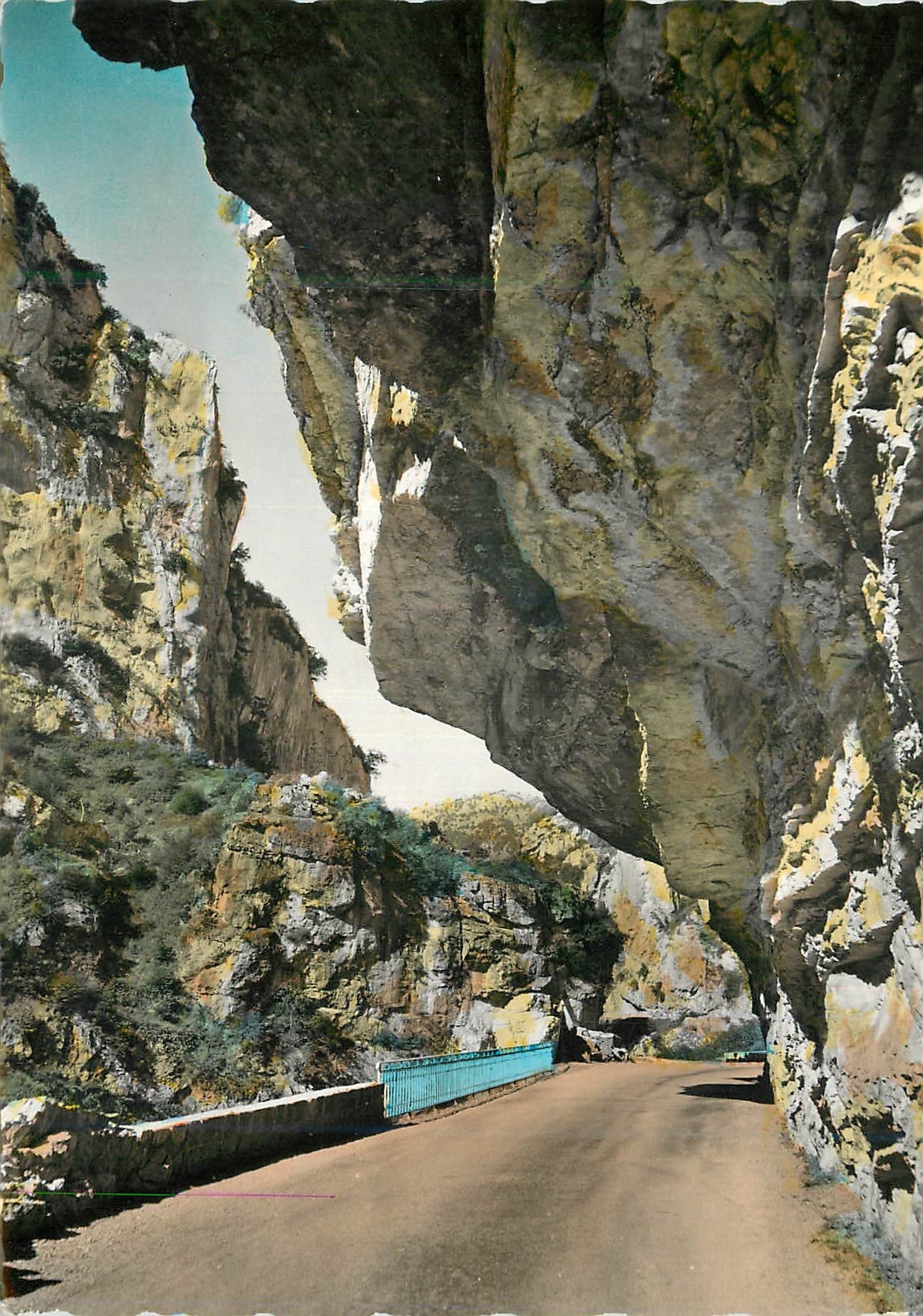 CPM Excursion des gorges loup 24 un passage dans les gorges