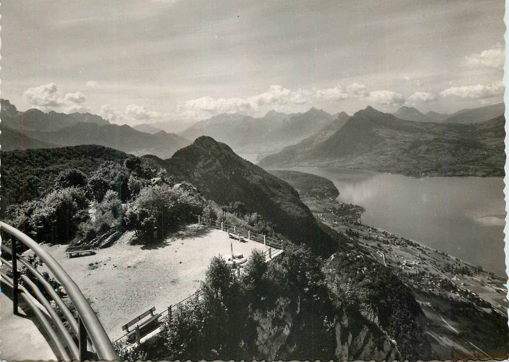 Vue du lac du Bourget — Station Supérieure de Veyrier-du-Lac (1300 m) — Édition Gil, Annecy