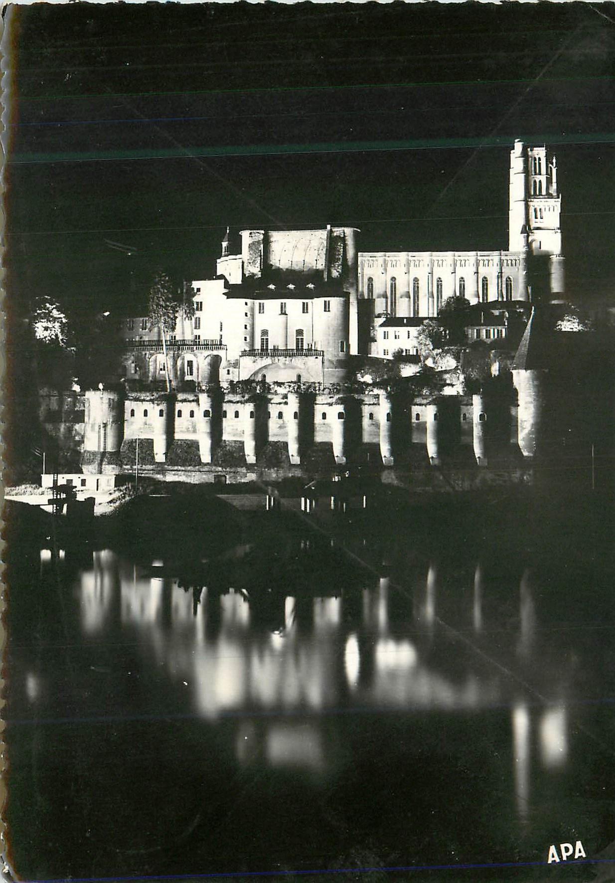 Albi — Cathédrale et Palais de la Berbie — éclairage nocturne — APA