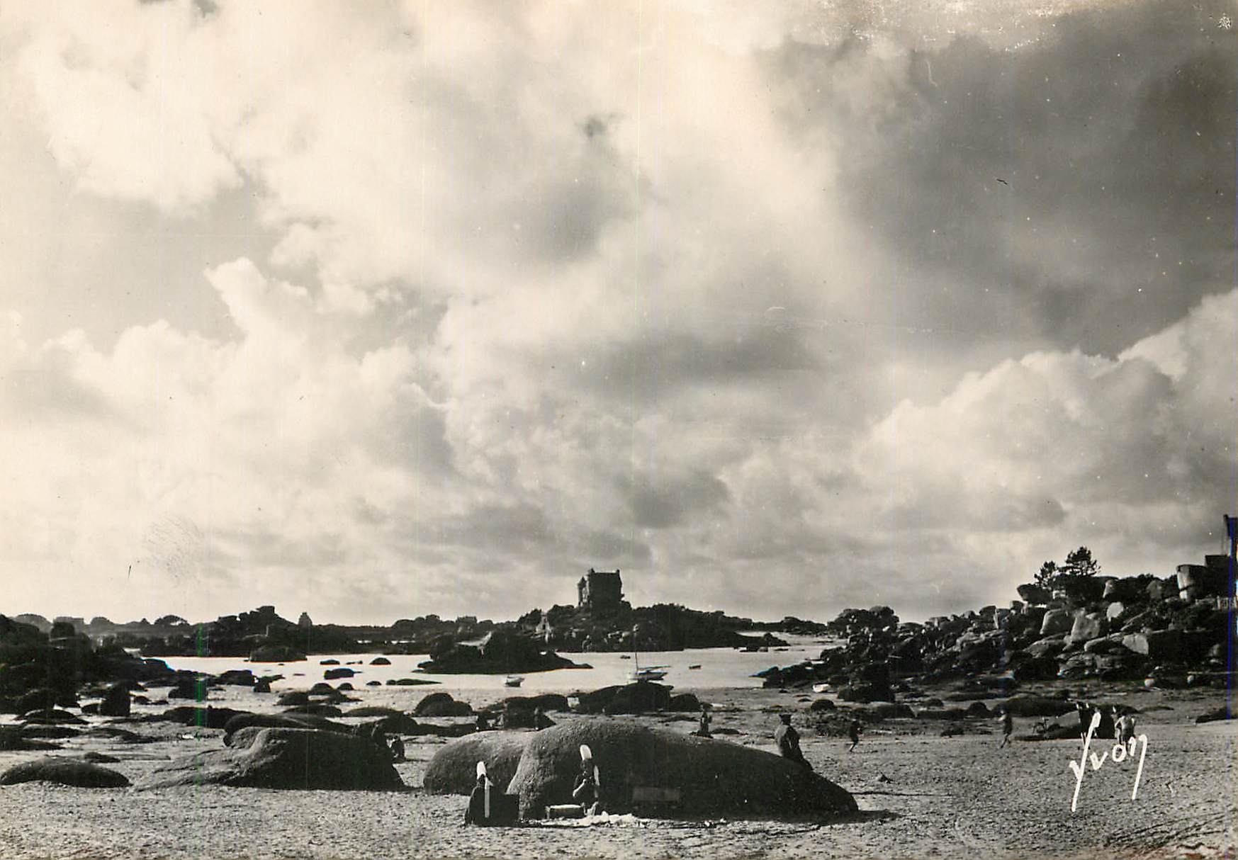 Ploumanac'h (C.-du-N.) — Les rochers et le château de Costaéres — Éditions d'Art, Paris