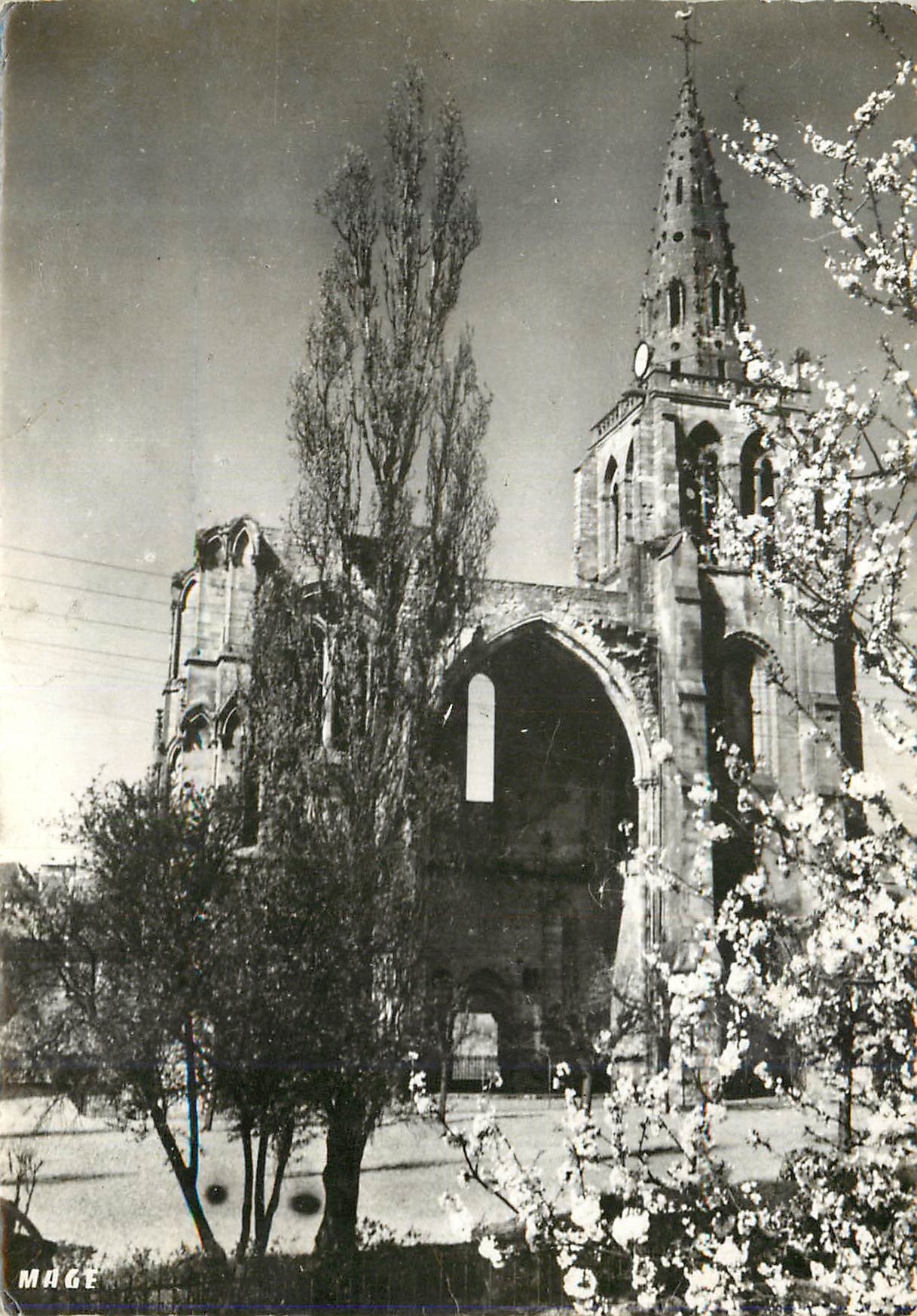 Église Saint-Thomas de Crépy-en-Valois — ruines et flèche reconstruite — Édition Mage, Paris