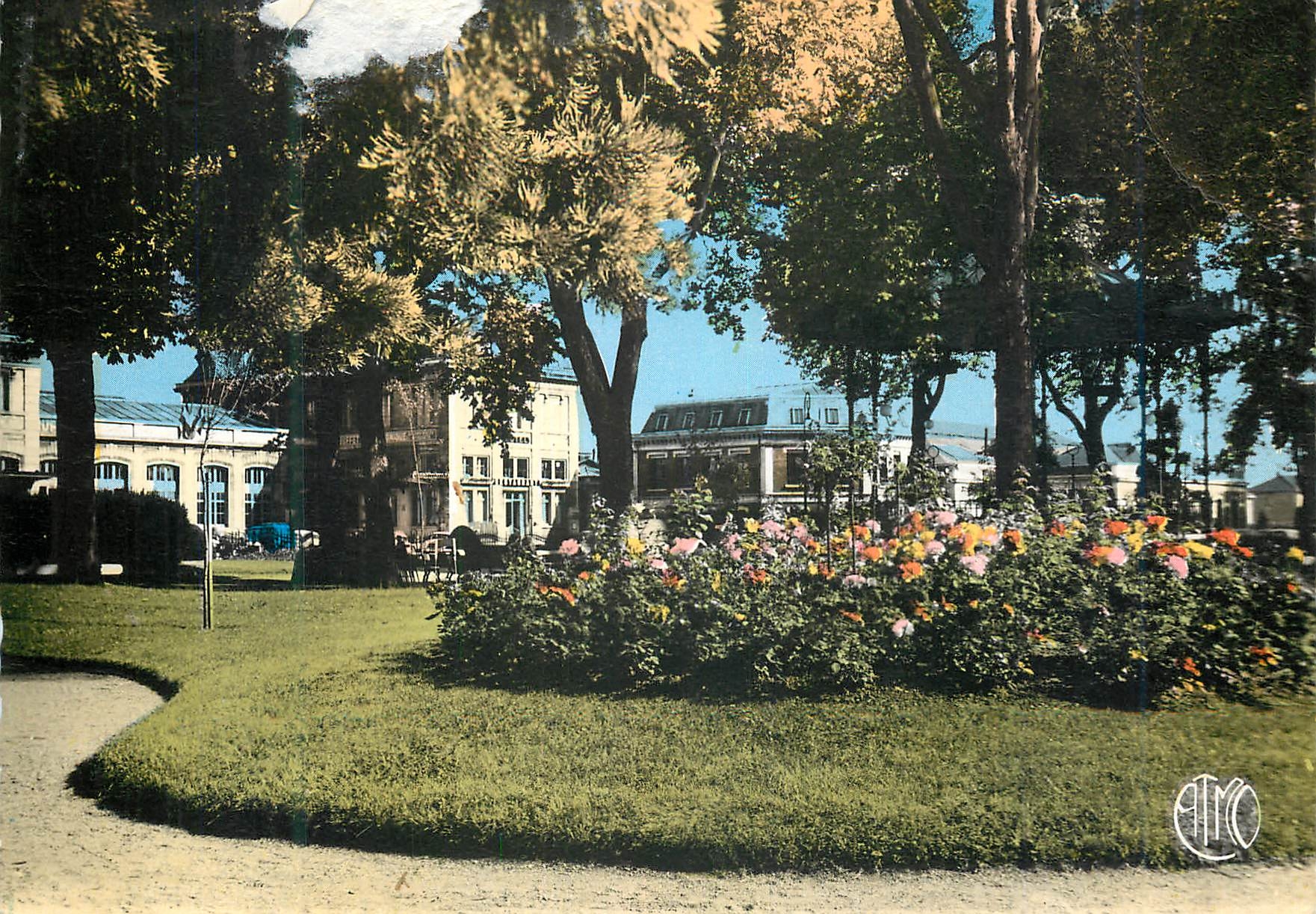 CPM Les ardennes francaise 123 c charleville (ardennes) le square de la gare