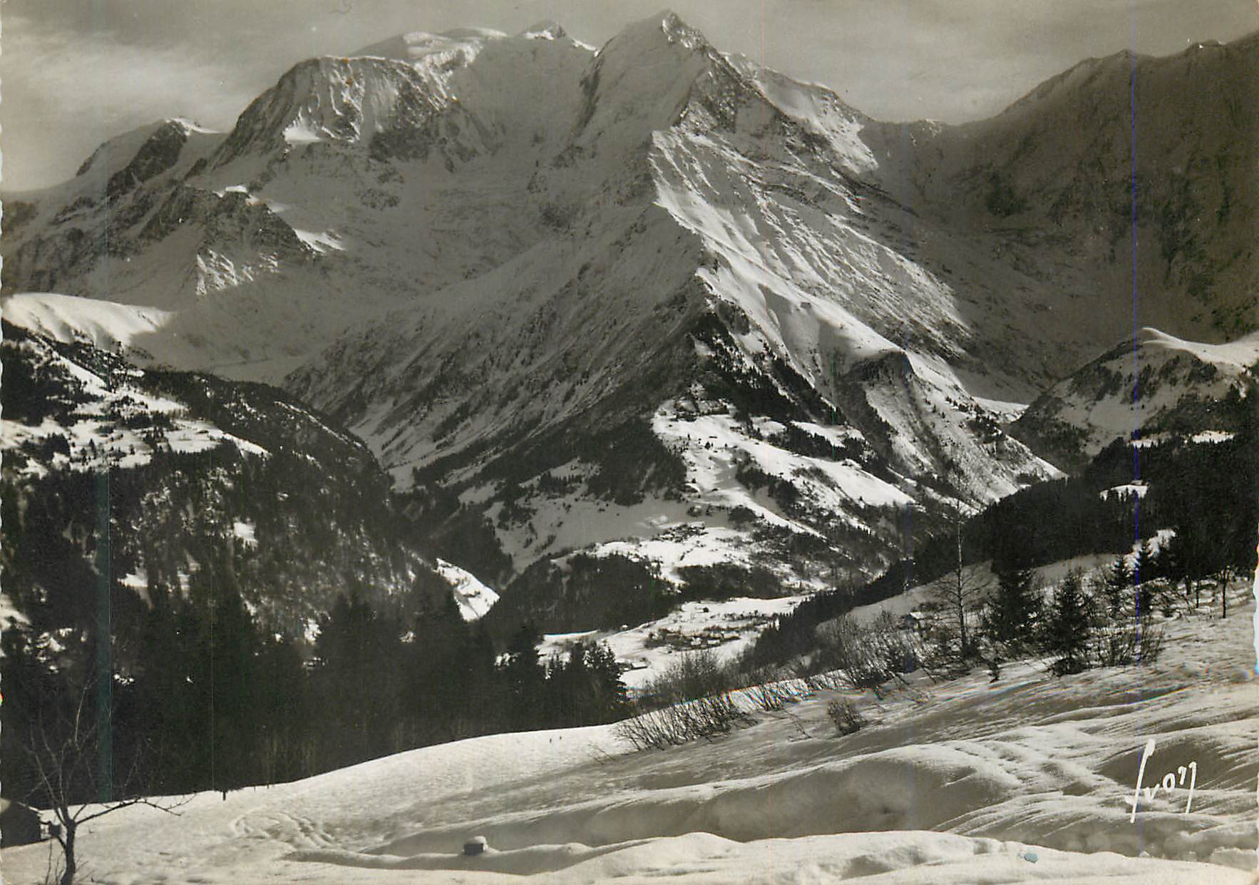 St-Nicolas-de-Véroce (Hte-Savoie) — La Vallée et le Mont-Blanc — Éditions d'Art 'YVON', Paris