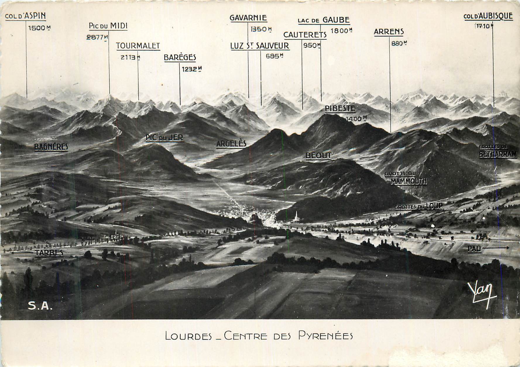 CPM 1010 lourdes (altitude 400 m) et la chaine des pyrenees