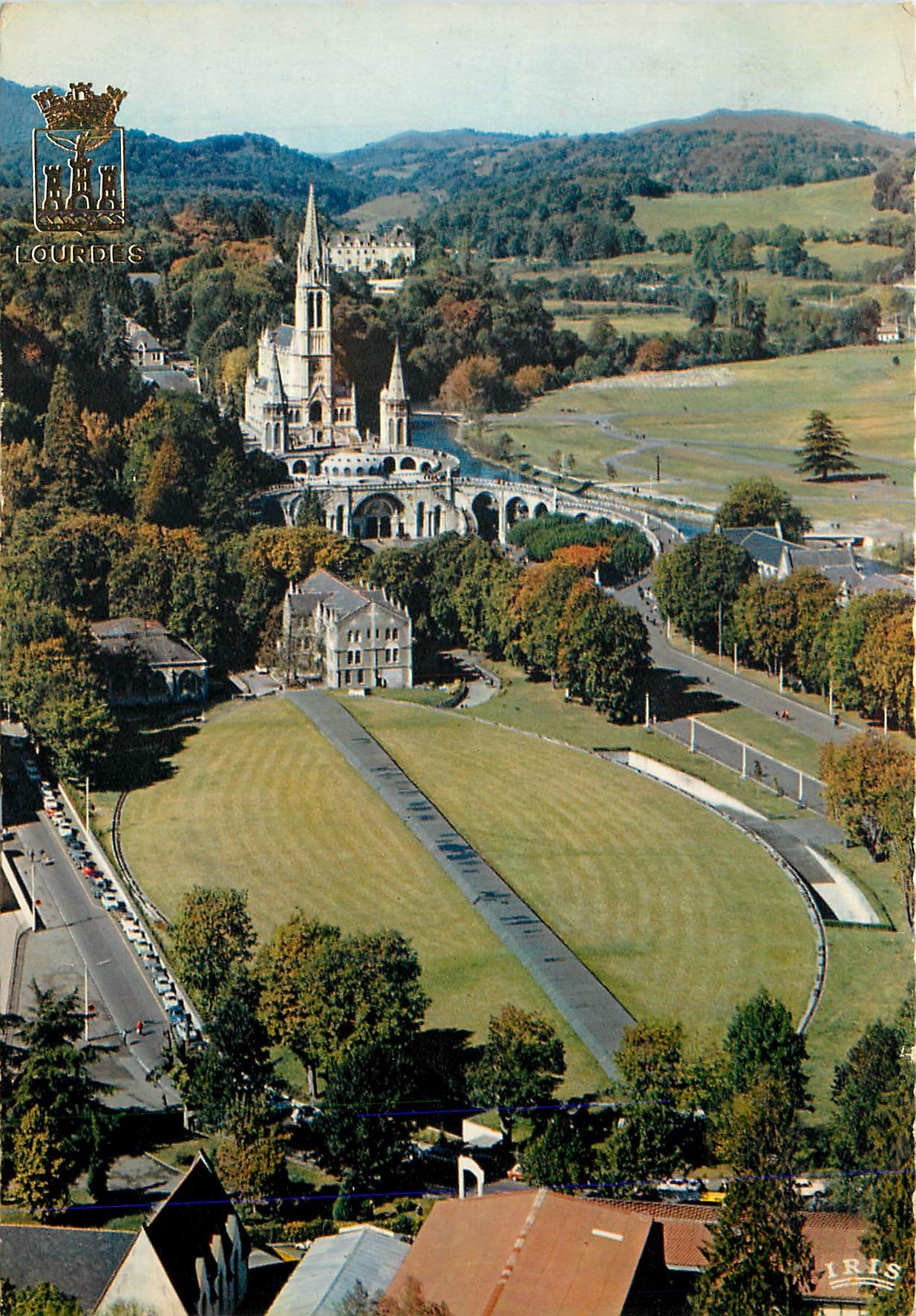 CPM 56 lourdes la basilique et la basilique souteraine st pie x (200 x 80 m)
