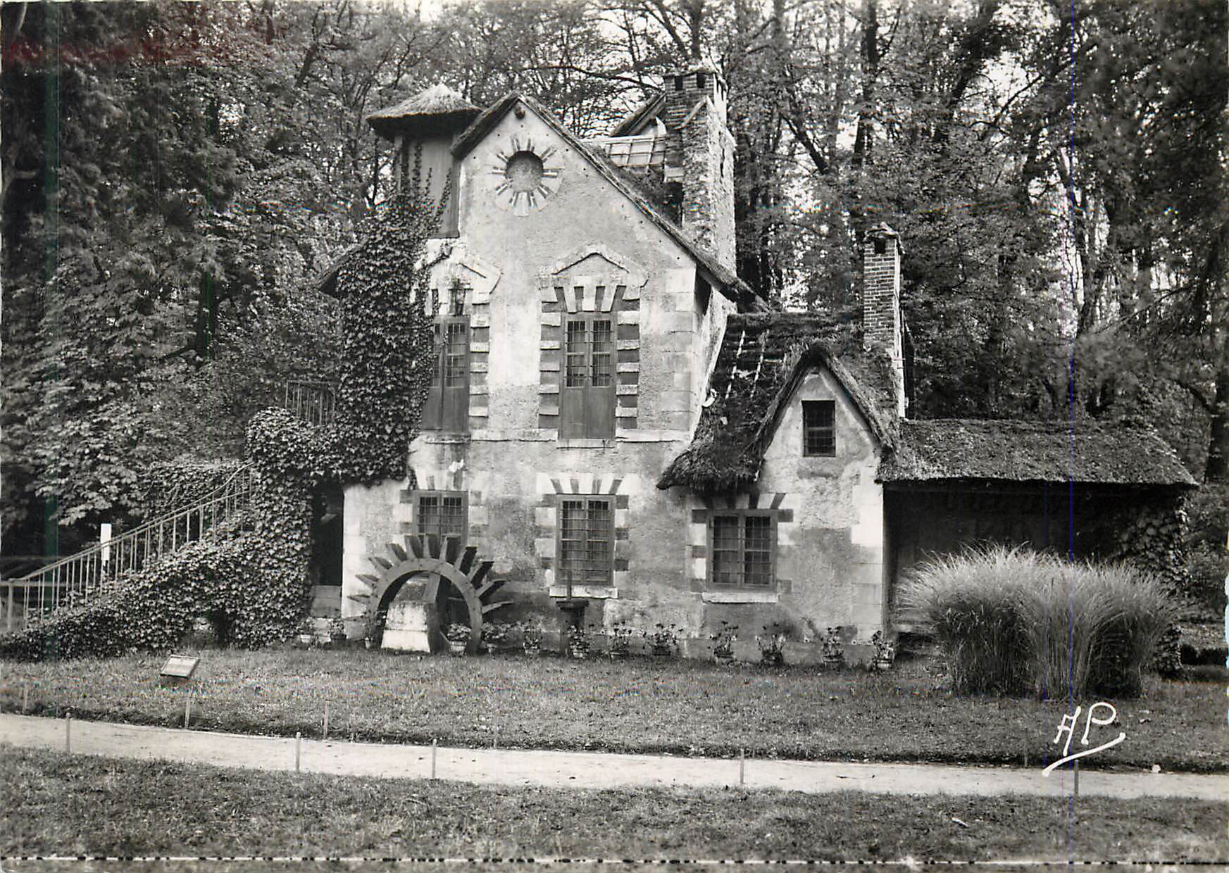 CPM 417 versailles (seine et oise) le hameau de marie antoinette le moulin de la reine