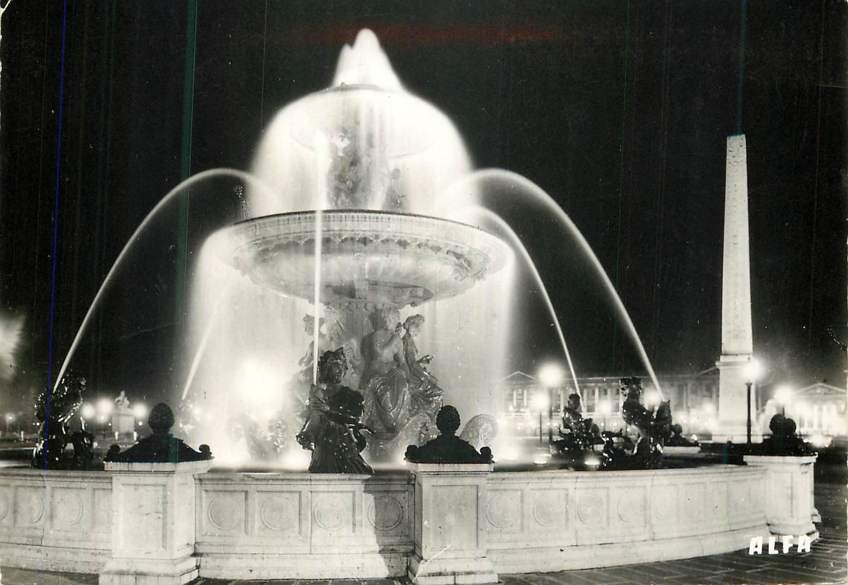 CPM 584 paris place de la concorde la fontaine et l obelisque la nuit