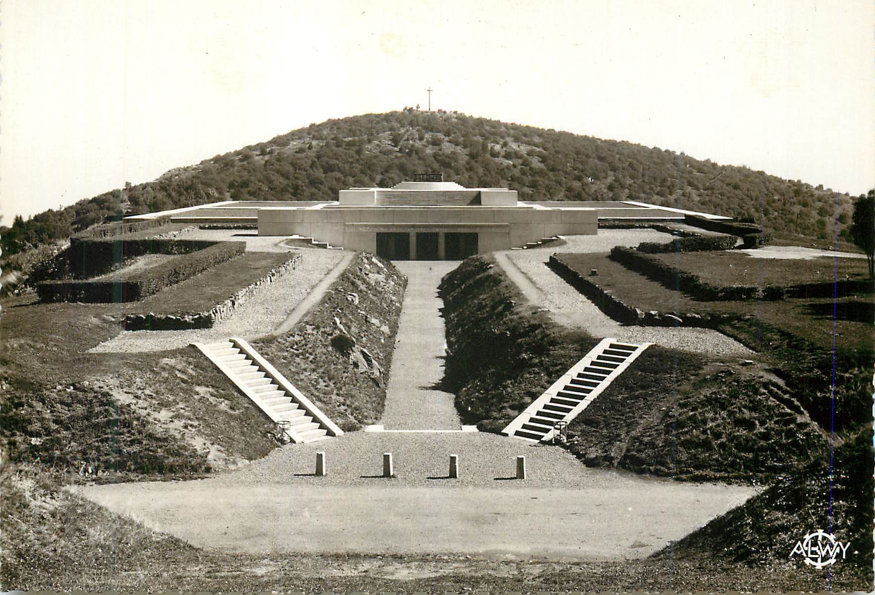 Der Hartmannswillerkopf — Das Nationale Denkmal — Verlag A. WYSS, Lyon