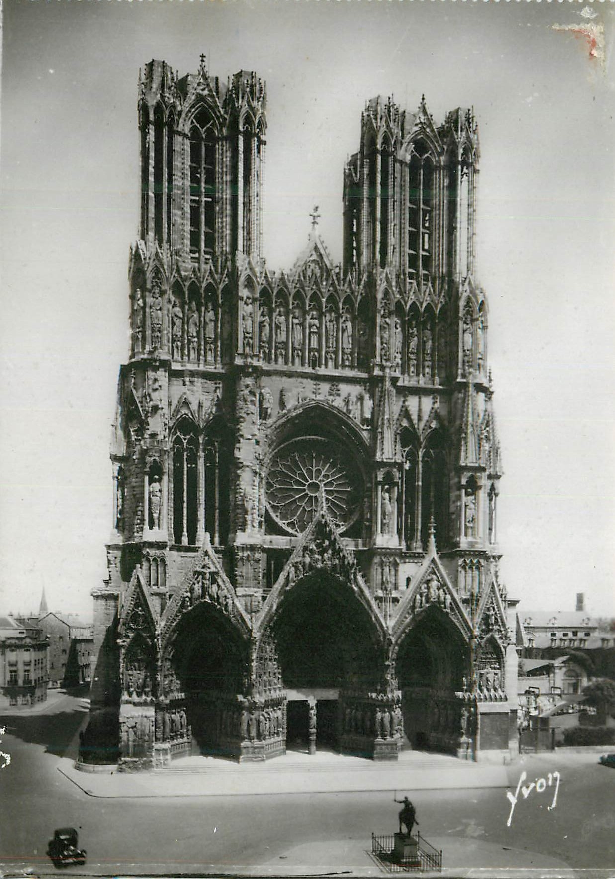 CPM Reims (marne) la cathedrale