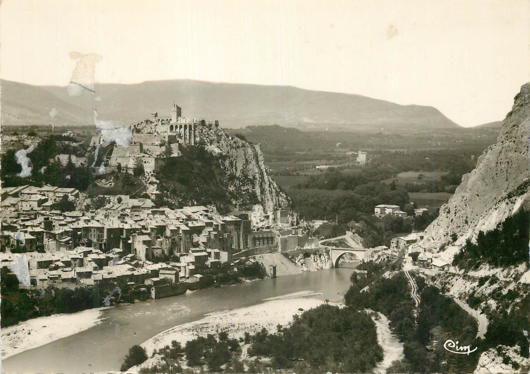 CPM Sisteron (b alpes) 11652 la citadelle et la durance