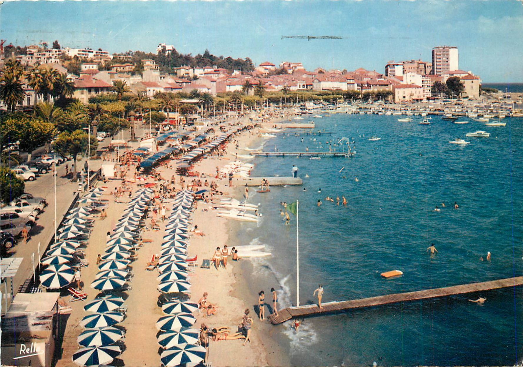 CPM La cote d azur varoise sainte maxime (var) 2470 la plage et la promenade de la mer vue casino