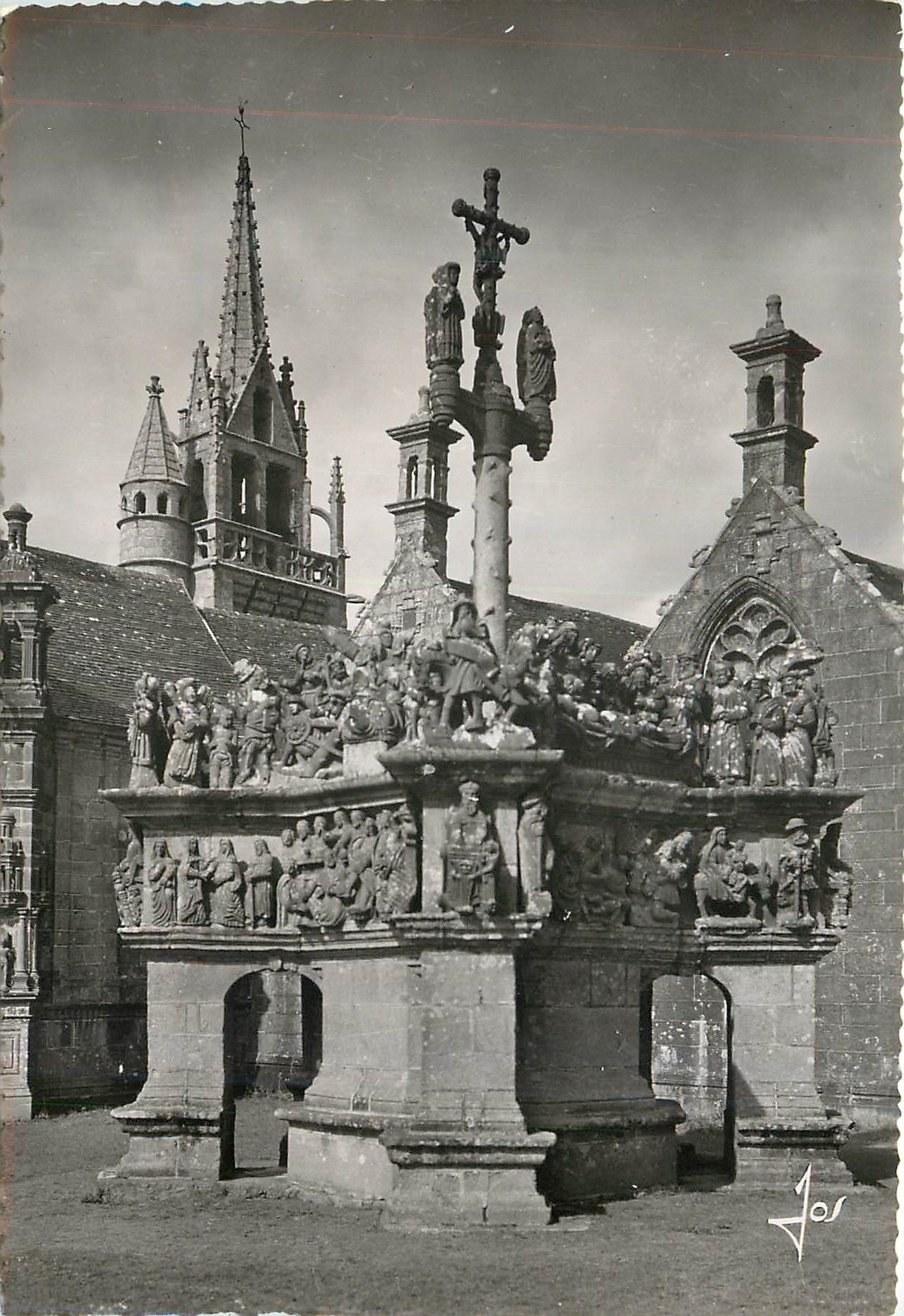 CPM Bretagne 600 guimiliau(finistere) l eglise et le calvaire(1581 1604)