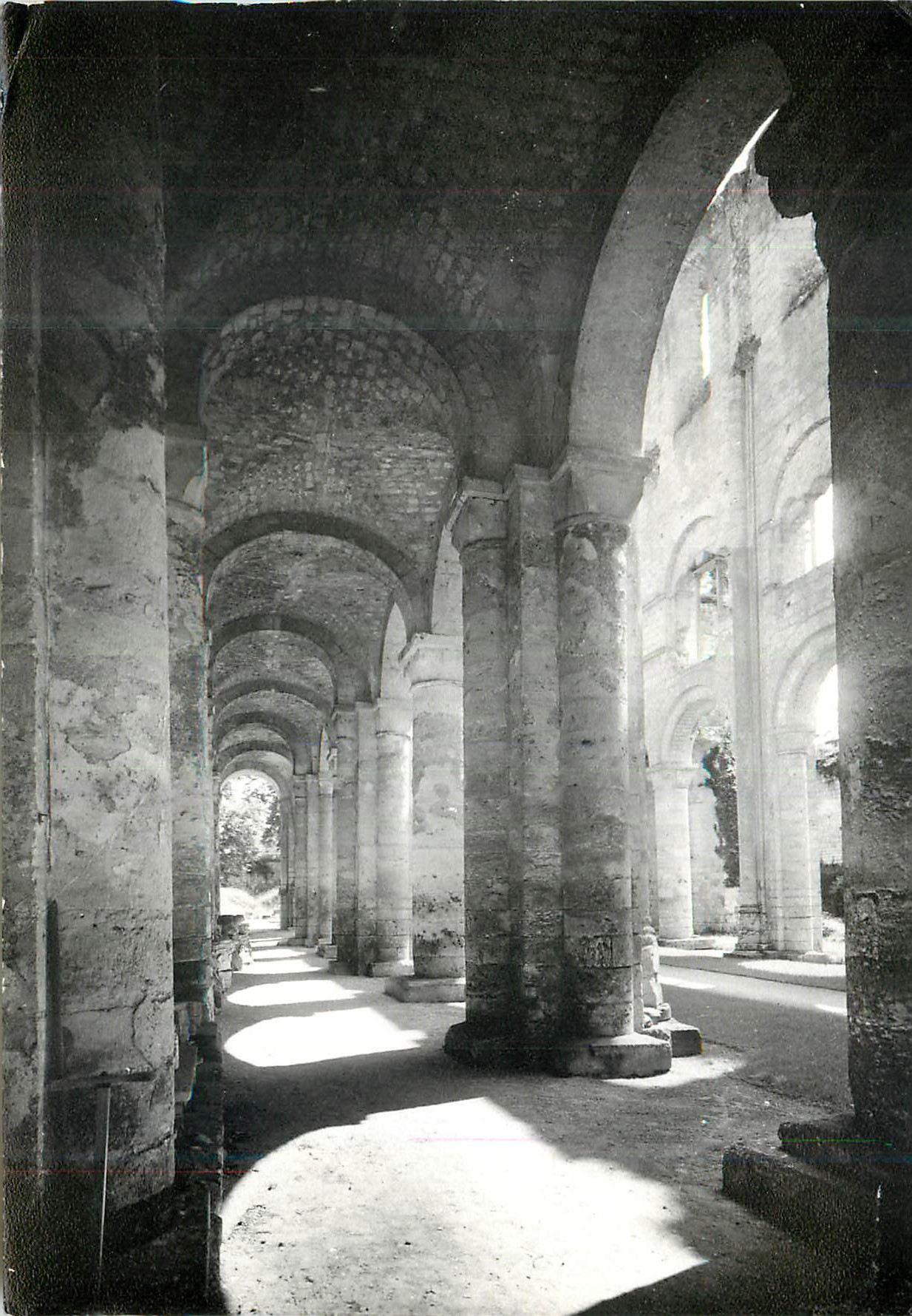 CPM Jumieges(seine maritine) ruines de l abbaye eglise notre dame(xi s) bas cote nord