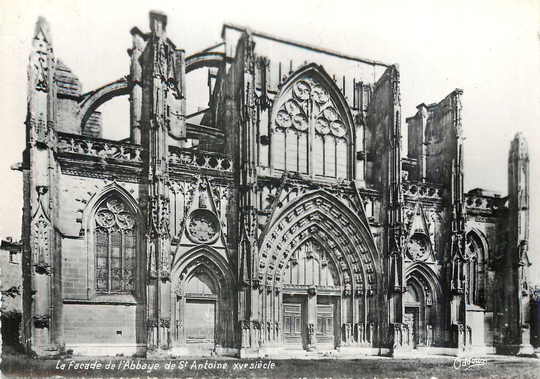 CPM La facade de l abbaye de st antoine xv siecle
