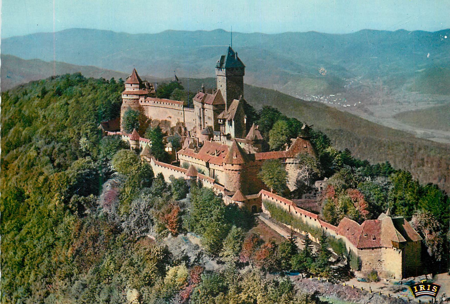 Château du Haut-Kœnigsbourg — vue aérienne — éditeur IRIS, n° de série 67.564.12