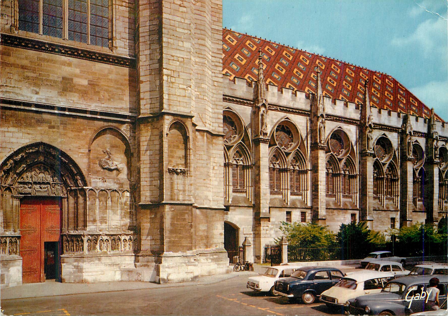 CPM 37 sens (yvonne) le palais synodal (xiii) et la cathedrale (portail de droite xiv)