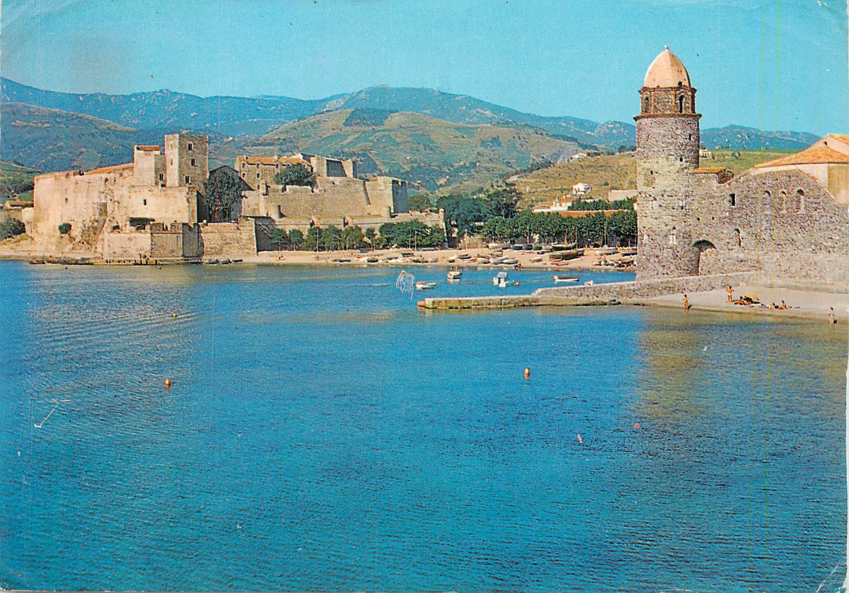 CPM 35138 collioure (p o) l eglise fortifiee et le chateau