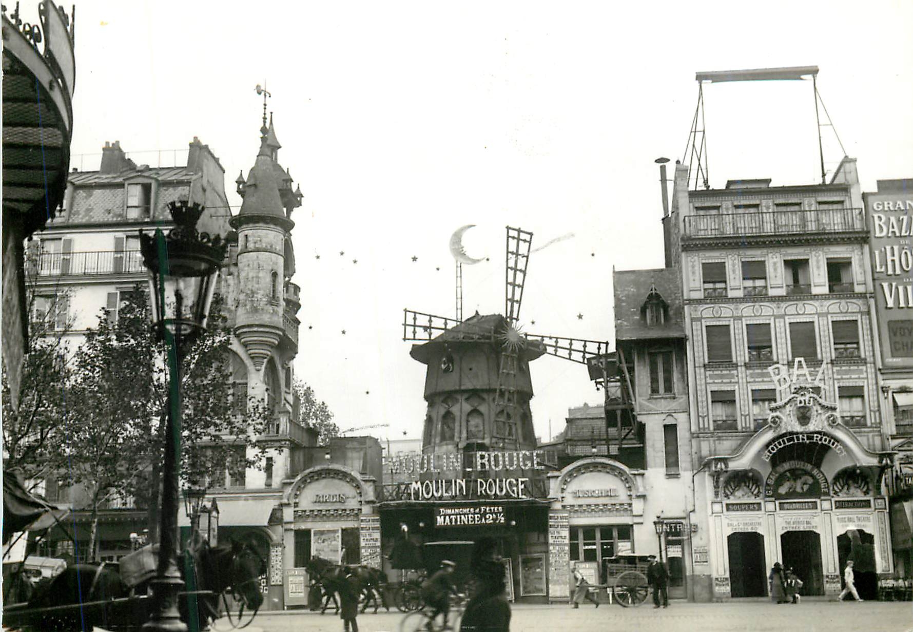 CPM Paris 1900 12 place blanche le moulin rouge