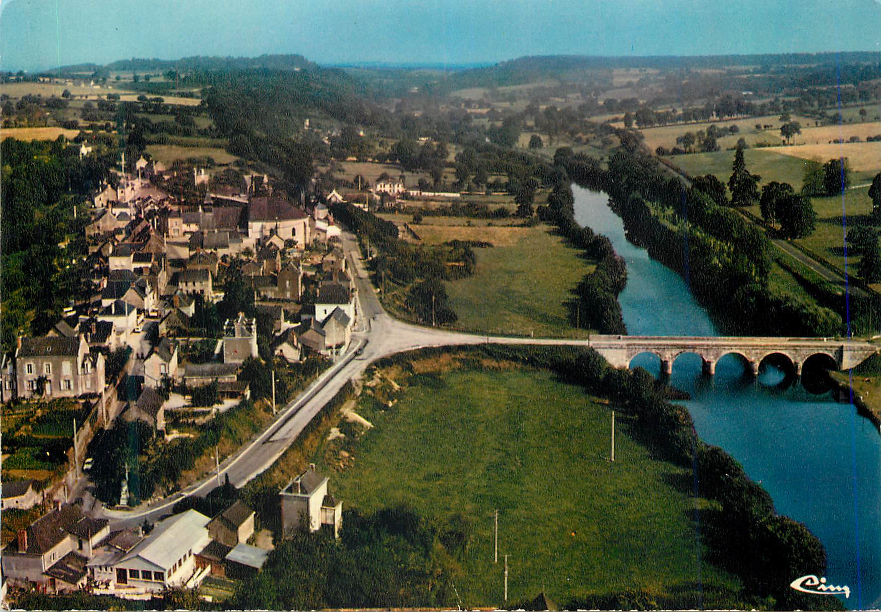 CPM St jean sur mayenne (mayenne) vue generale aerienne