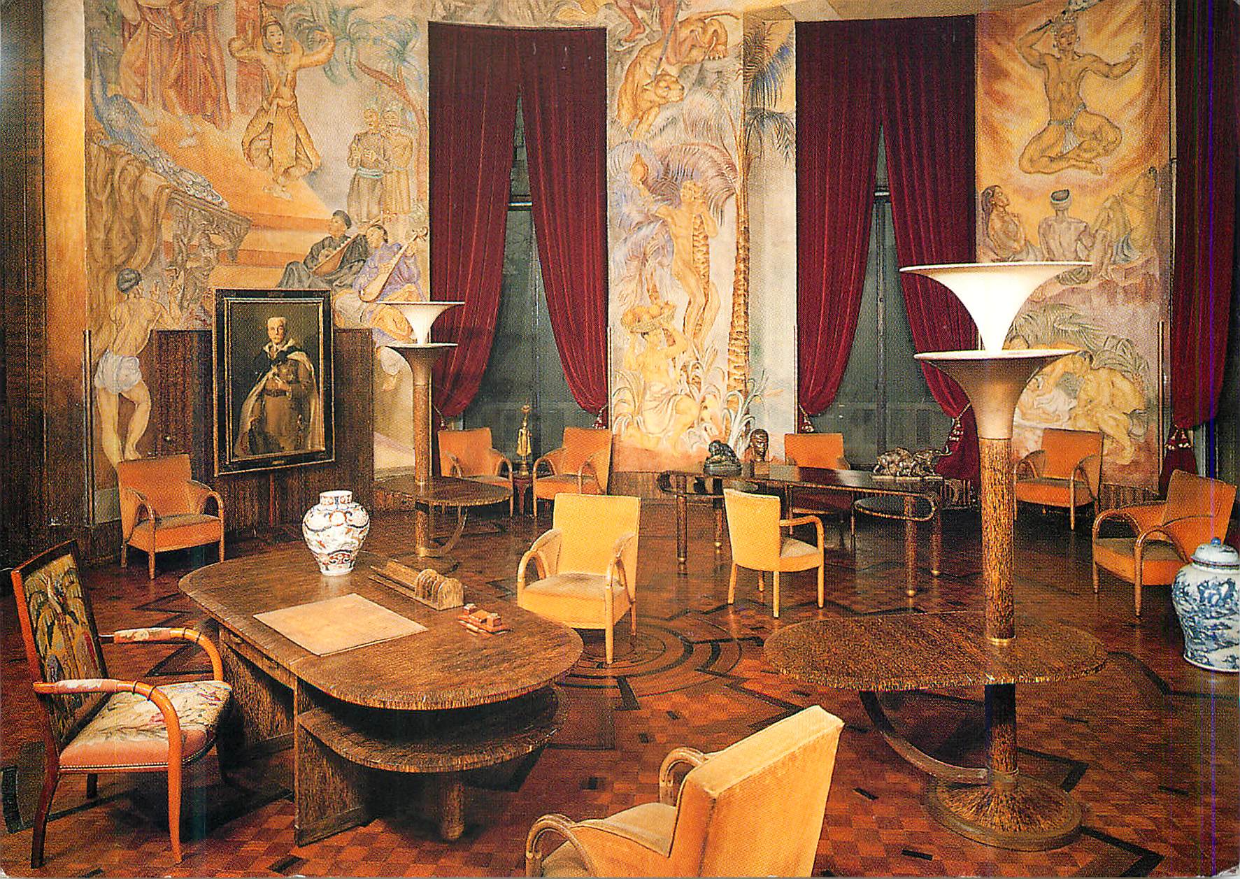 Salon Lyautey — Mobilier Art Déco sur fond de fresques inspirées des mythes et légendes asiatiques — Éditions des musées nationaux, n° 2716
