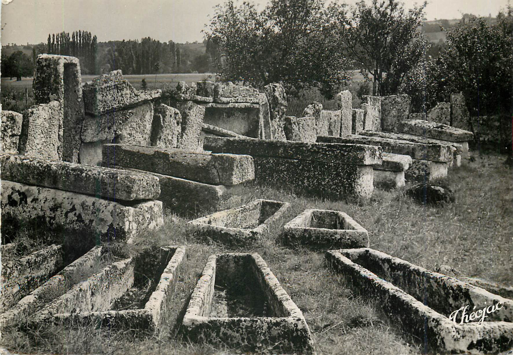 CPM Vienne 77 2 civaux la necropole merovingienne de reputation mondiale un aspect actuel