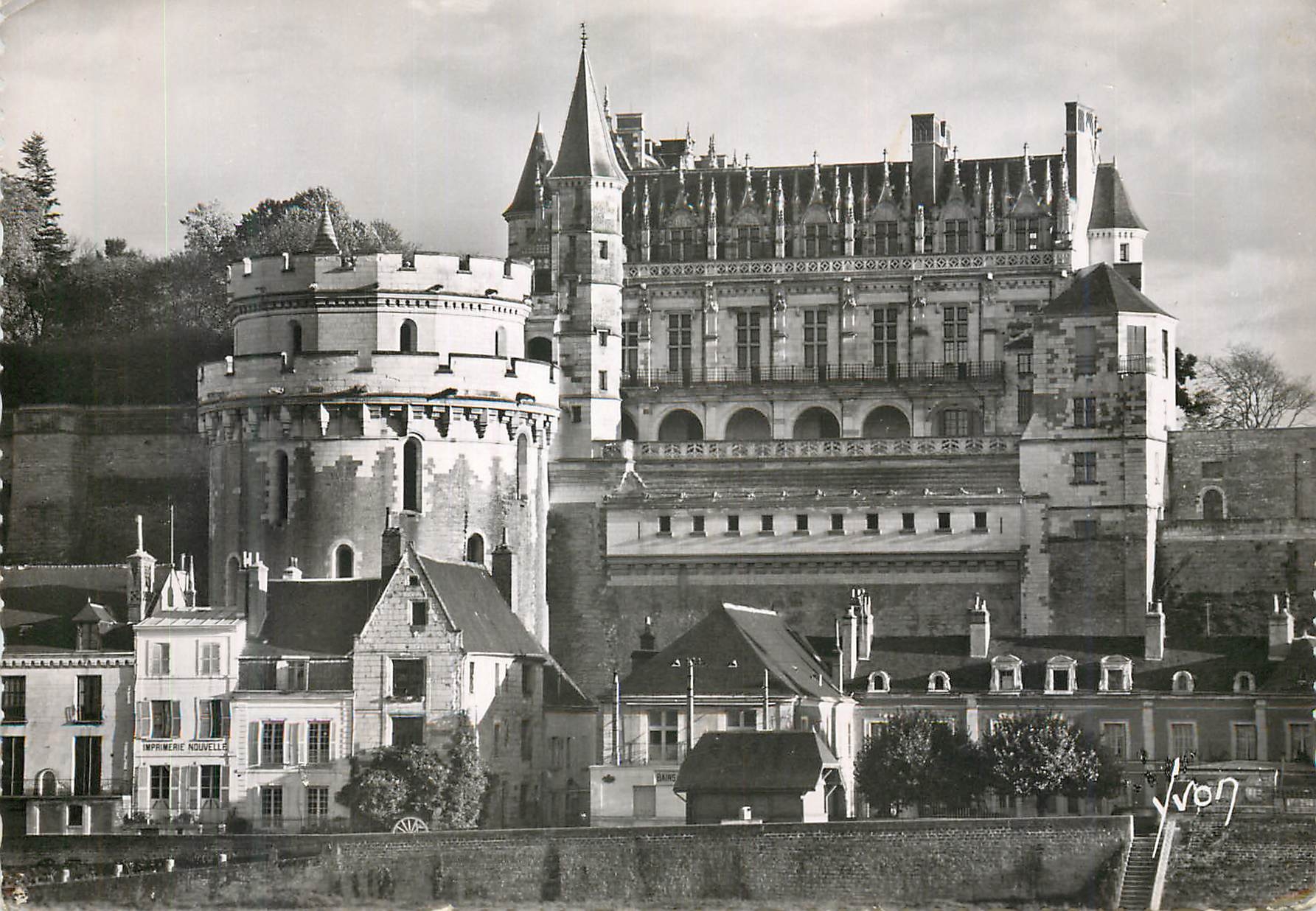 CPM Amboise (i et l) le chateau (xv s)