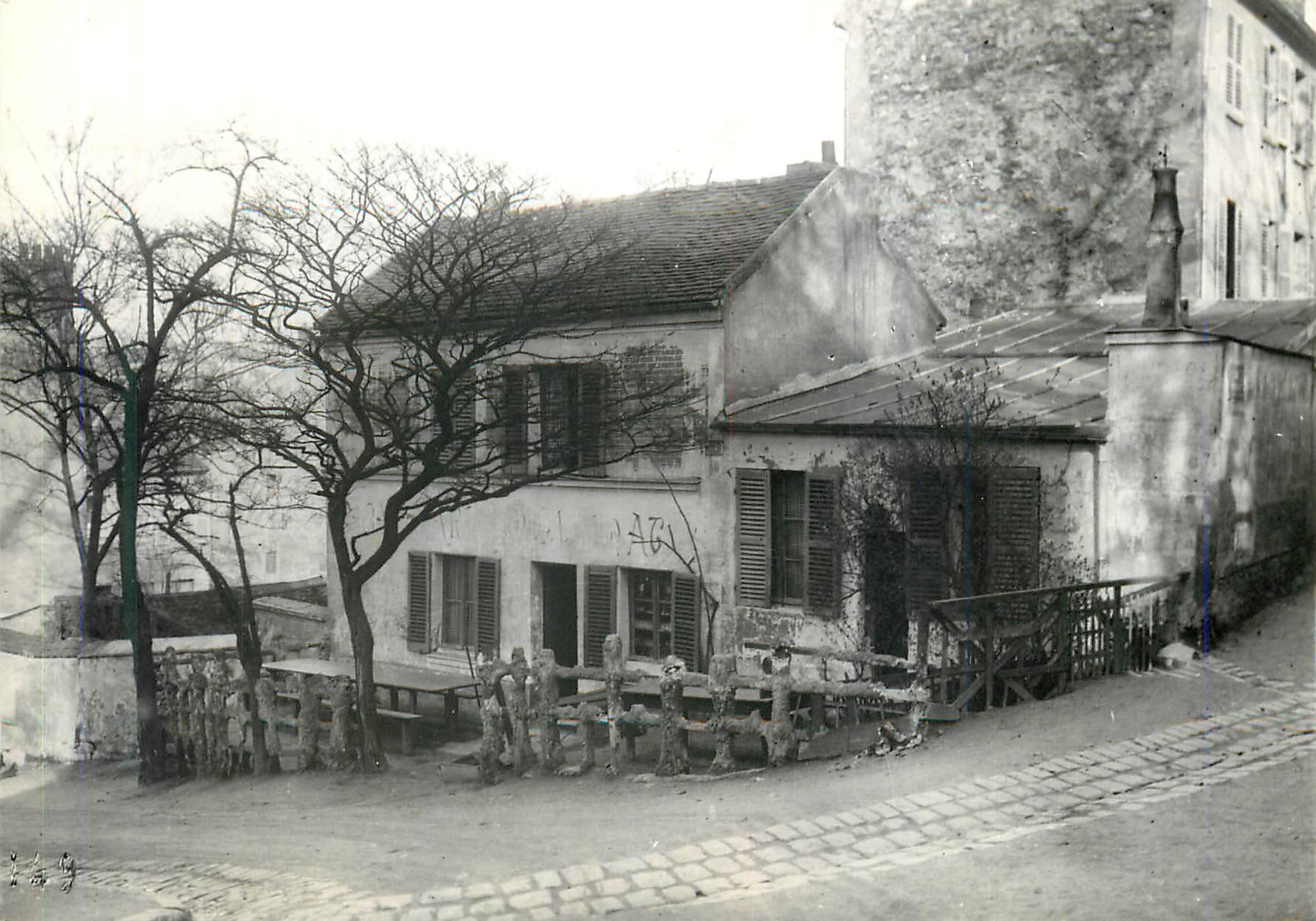 CPM Paris 1900 montmarthre le lapin agile