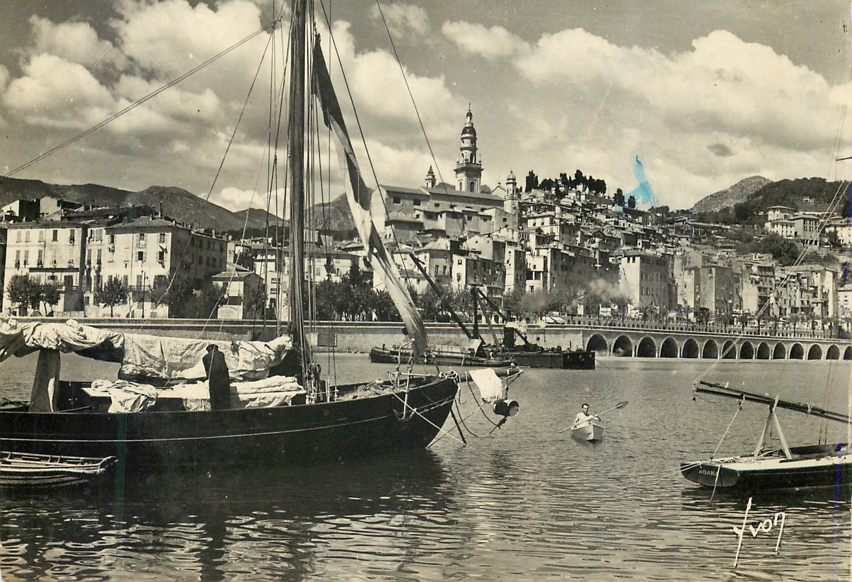 CPM Menton (alpes maritimes) le port et la vieille ville