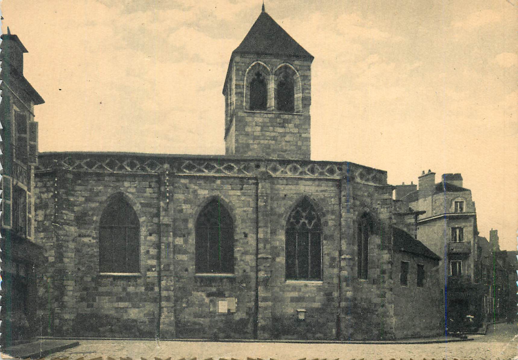 CPM Montlucons (allier) eglise notre dame (xii s)