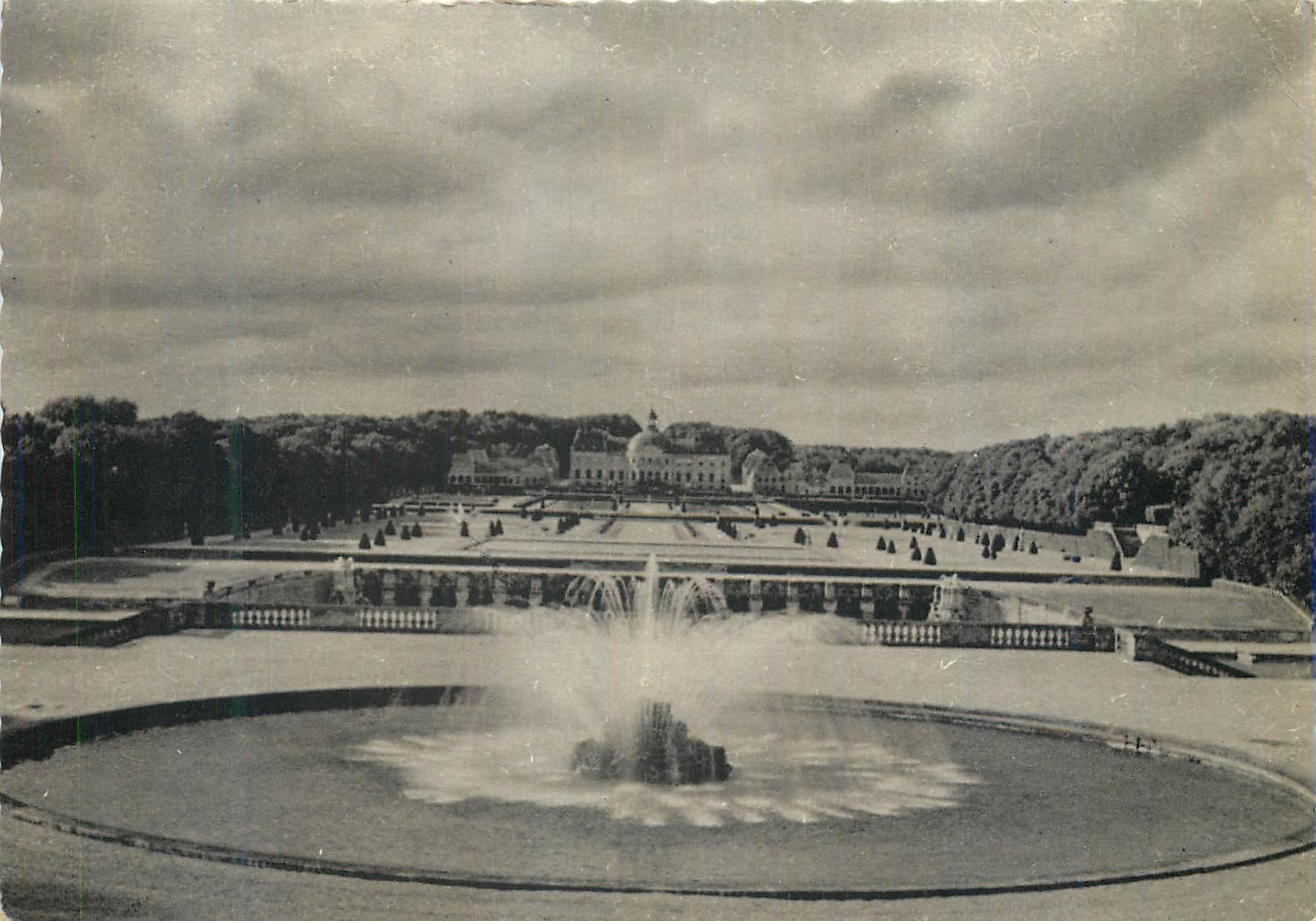 CPM Vaux le vicomte vue prise de la gerbe
