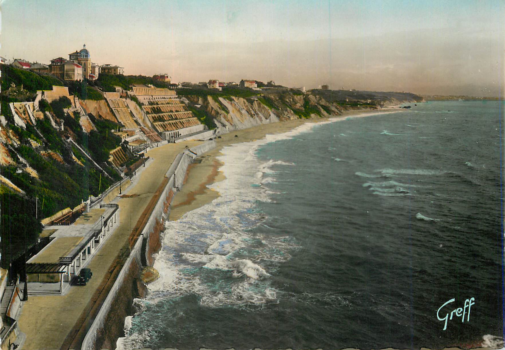 Biarritz — La plage de la côte basque à marée haute — Greff