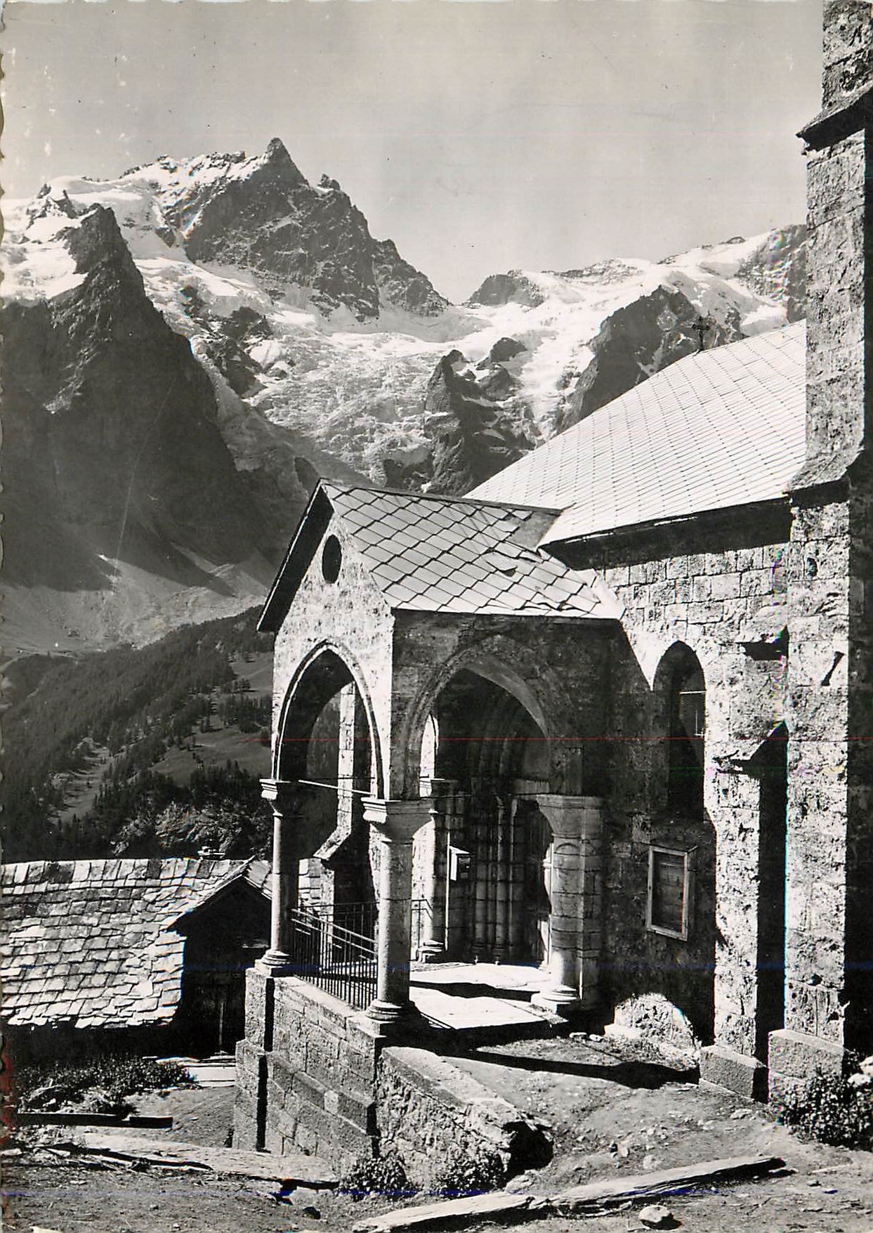 La Route des Grandes Alpes — MASSIF DE LA MEIJE (Htes-Alpes) — Alt. 3883 m. — Les Editions FRANKS, Nice