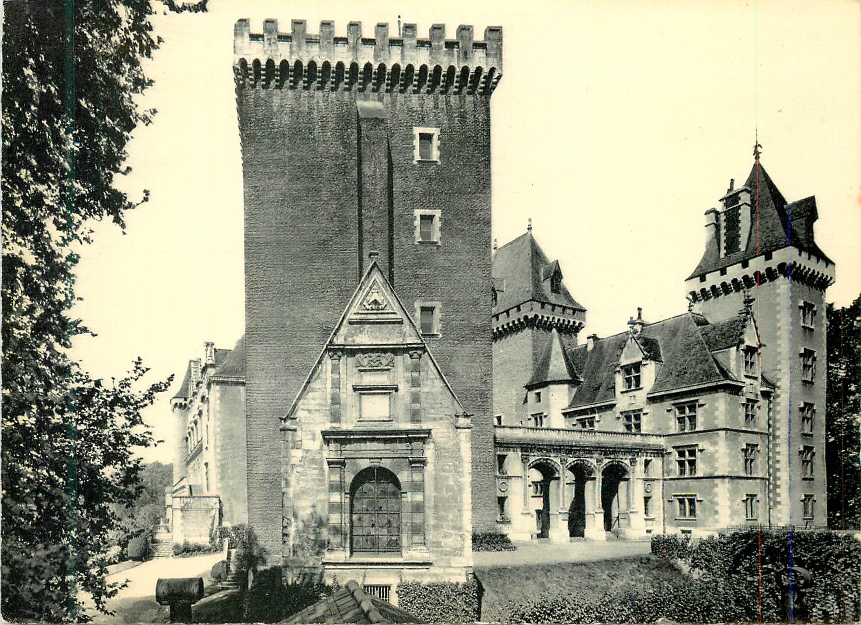 CPM Au pays basque pau(b pyr) 108 chateau henri iv facade est