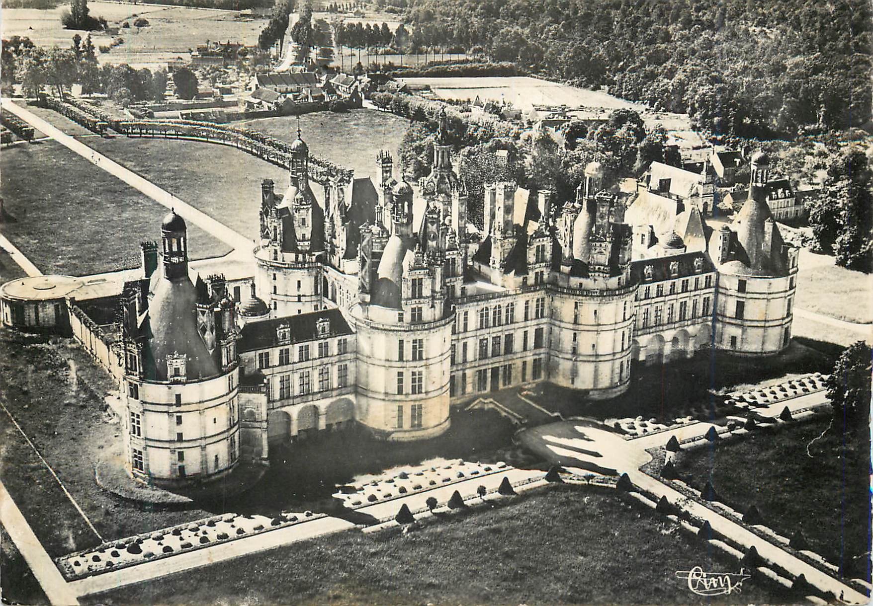 Chambord — Vue aérienne — Façade Nord — Éditions CIM, Combier Rancurel