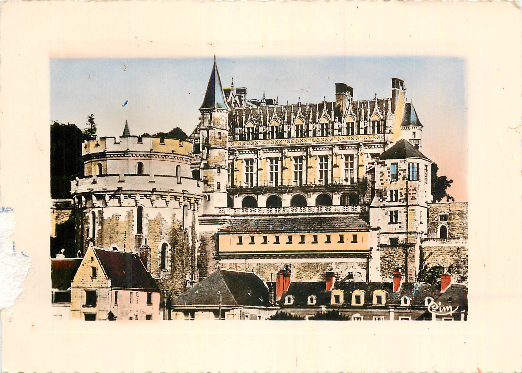 CPM En touraine les chateaux de la loire amboise (i et l) 2 le chateau