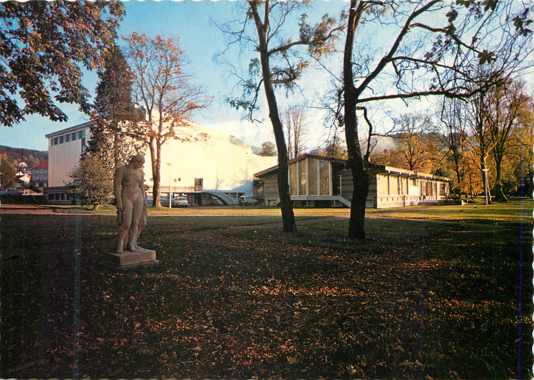 Gérardmer — Le nouveau Casino du Lac en automne — Photo BARIN