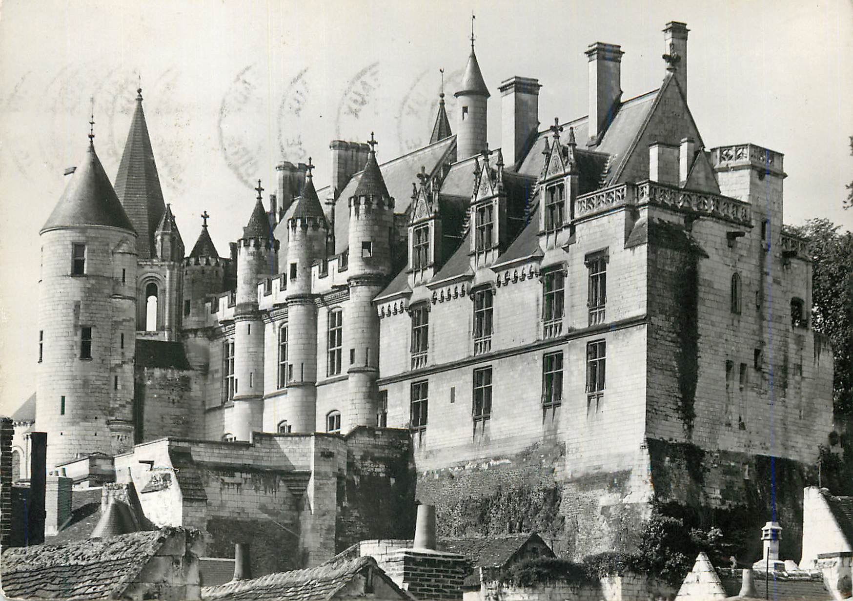 CPM Val de loire 150 9 loches le chateau (facade orientale) et tour agnes sorel