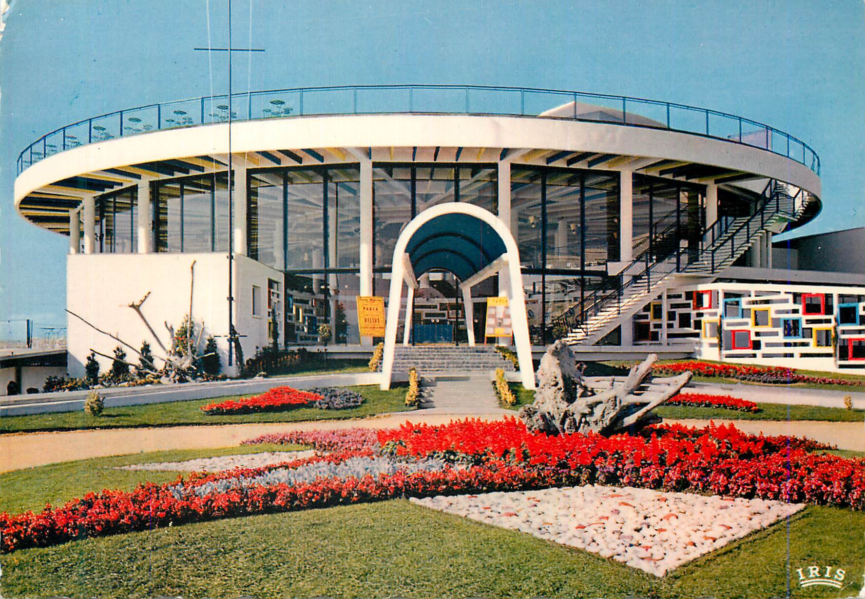 CPM Royan cote de beaute 47 le nouveau casino (arch p ferret)