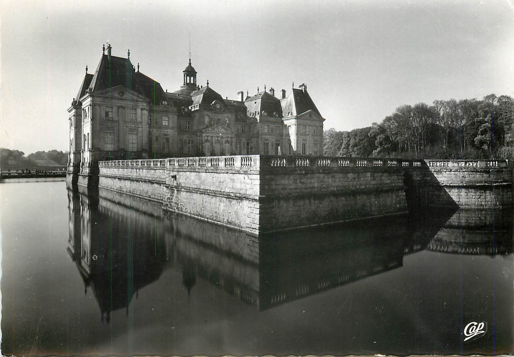 CPM 49 env de melun vaux le vicomte les fosses et le chateau