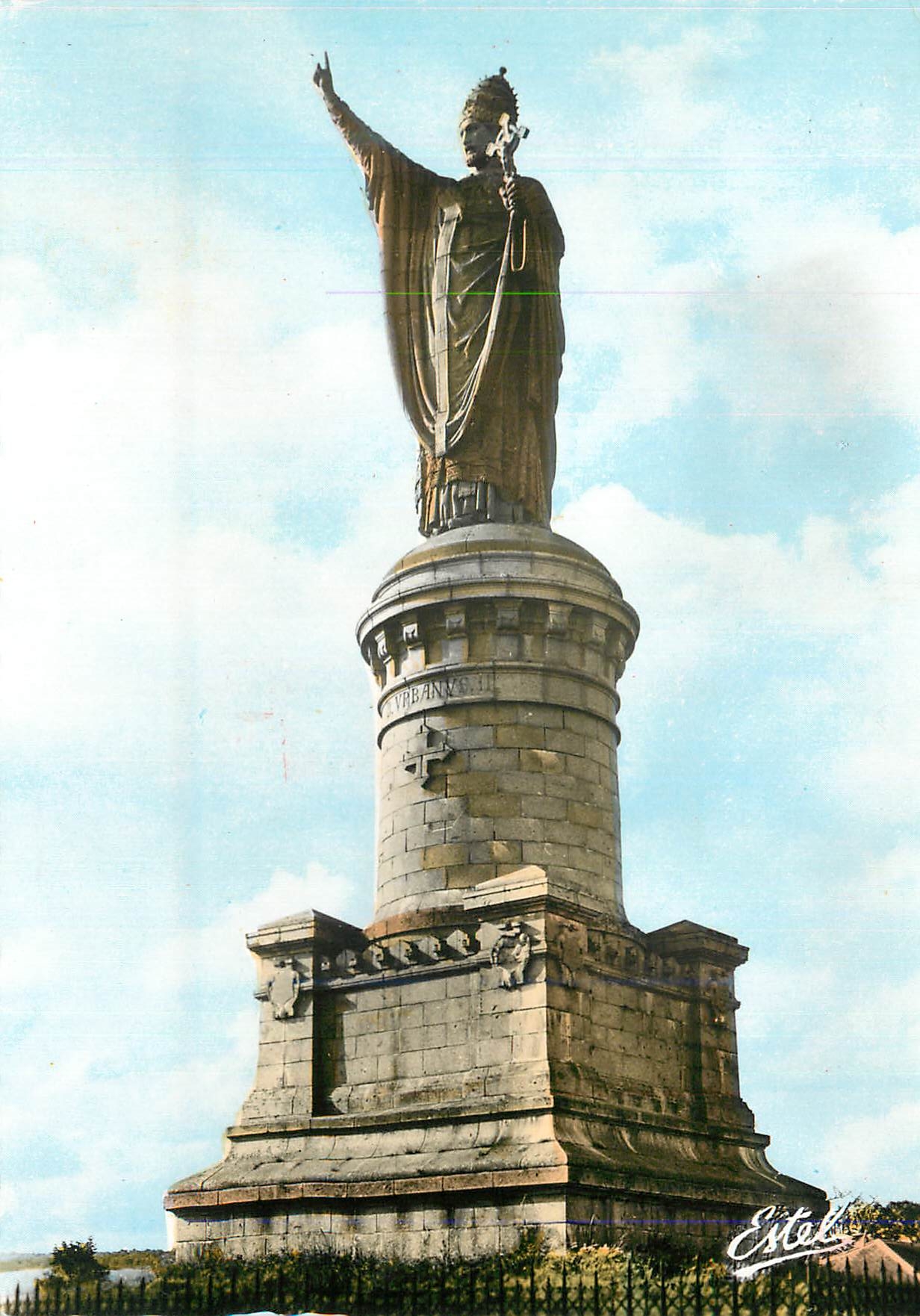 CPM Chatillon sur marne (marne) statue du pape urbain ii