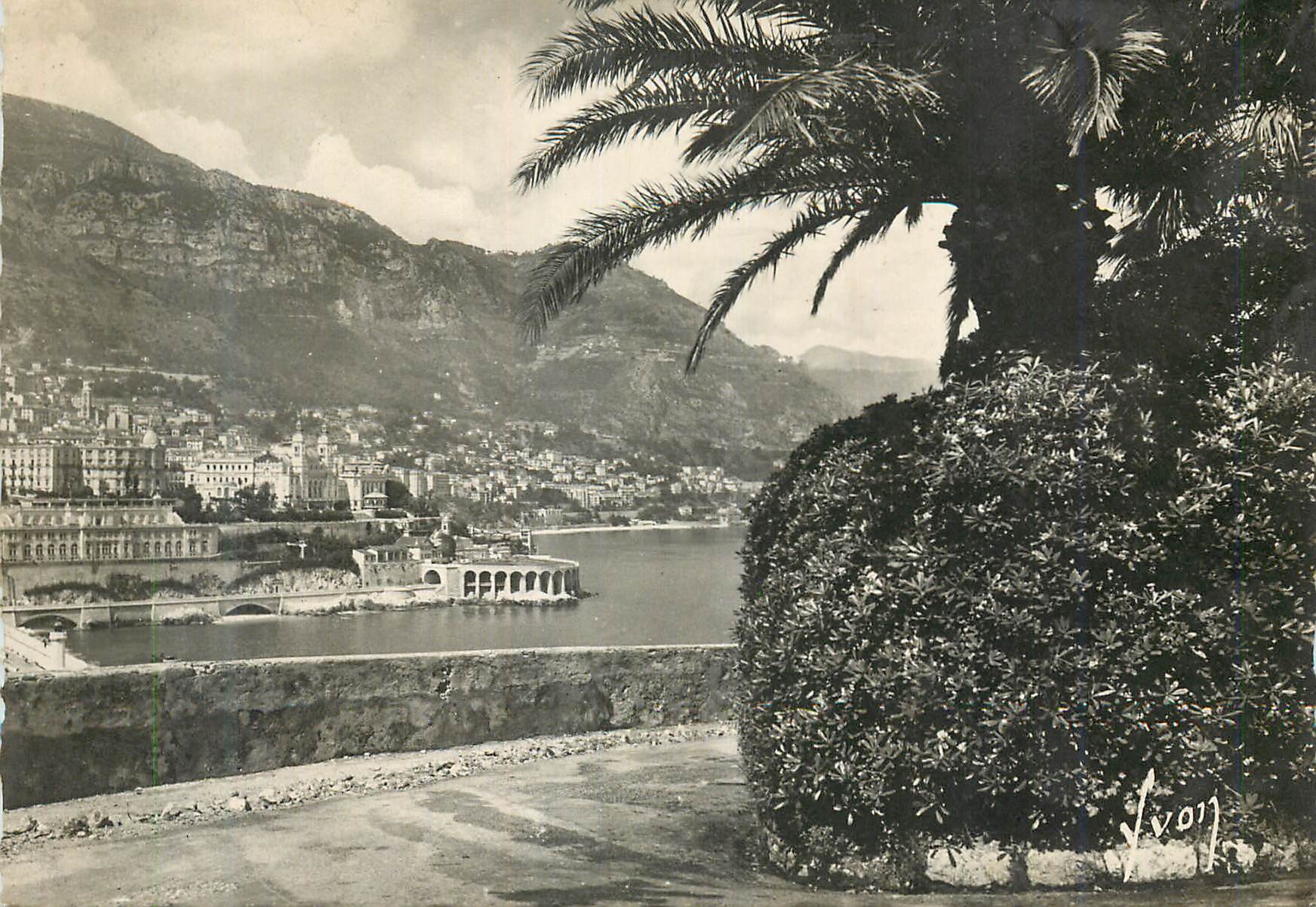 CPM Cote d azur le casino et le tir aux pigeons de monte carlo vus du rocher de monaco
