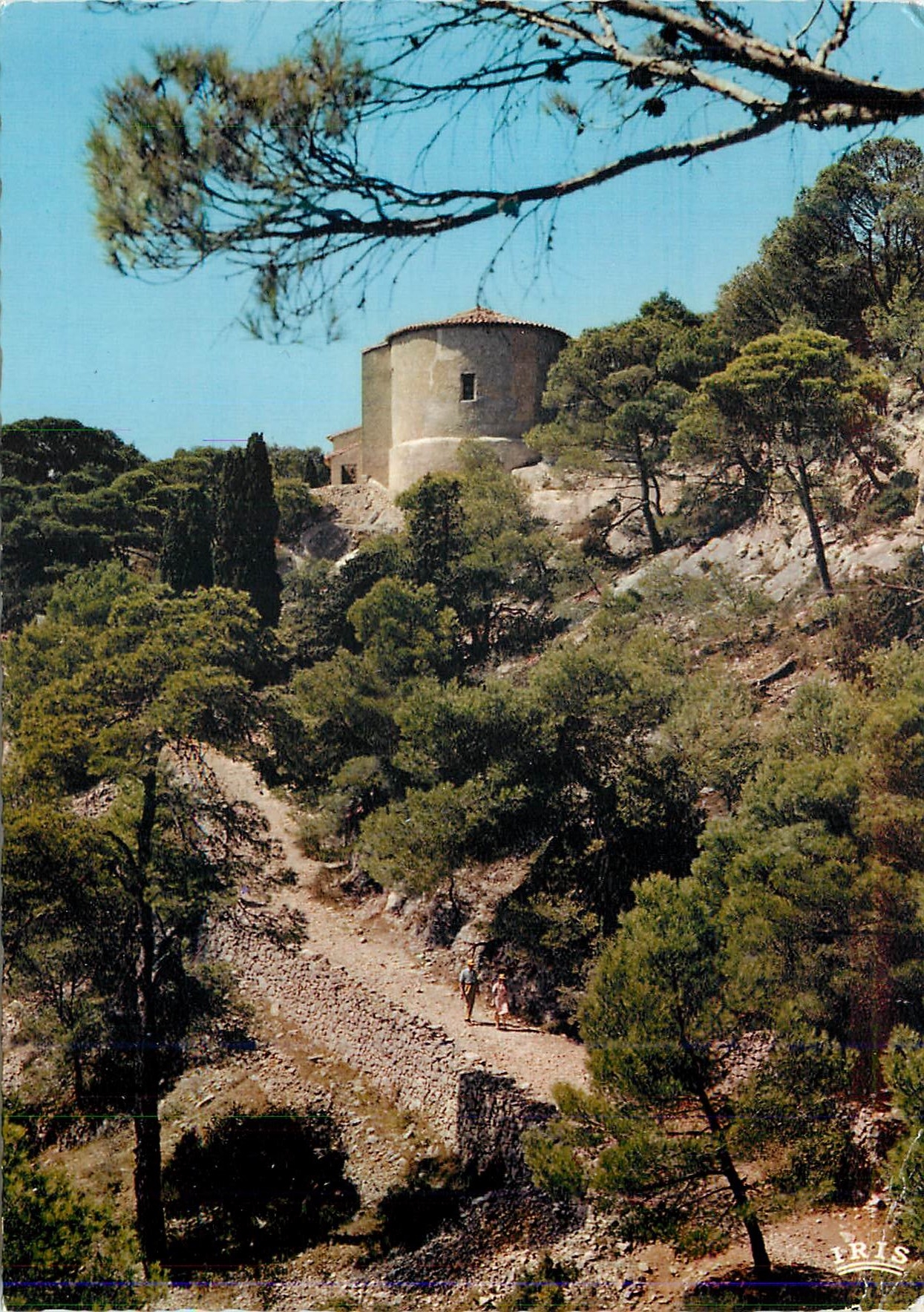 CPM L aude touristique 11 127 la chapelle notre dame des auzils (ou aousil)