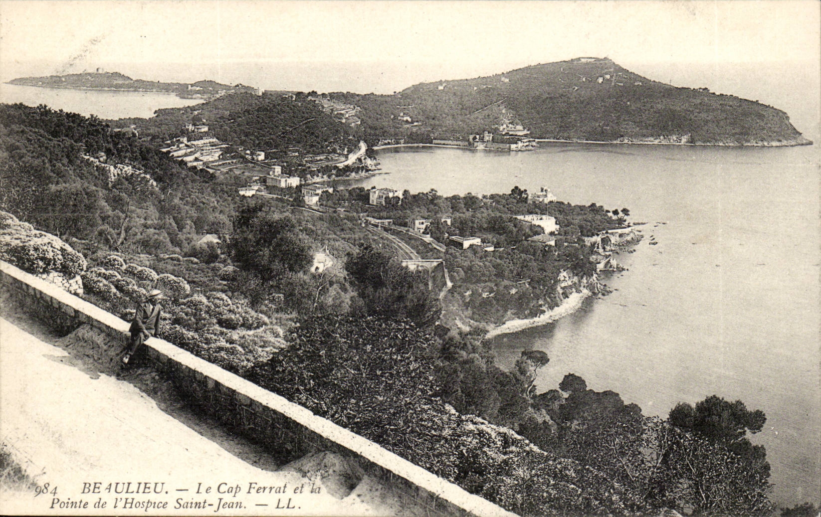 Beaulieu - Le Cap Ferrat et la Pointe del'Hospice Saint Jean - CPA 