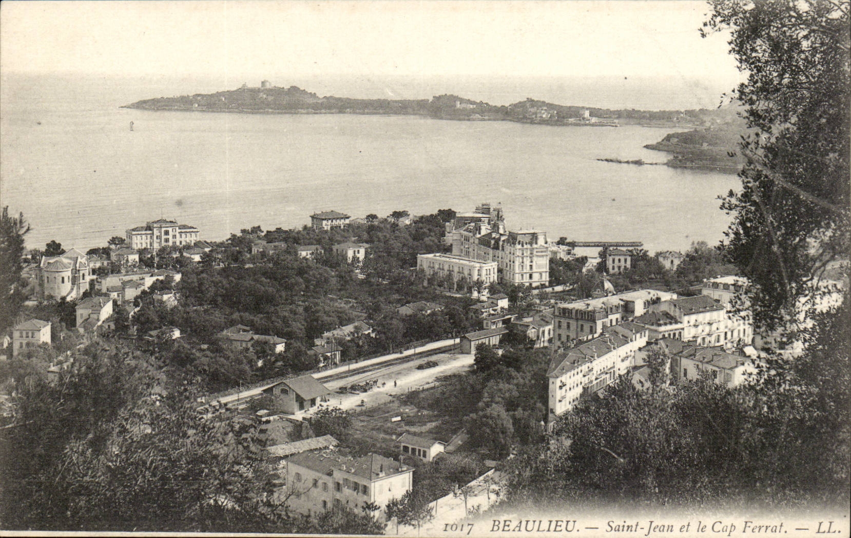 Beaulieu - Cap Ferrat et la Pointe de l'Hospice Saint Jean - CPA 