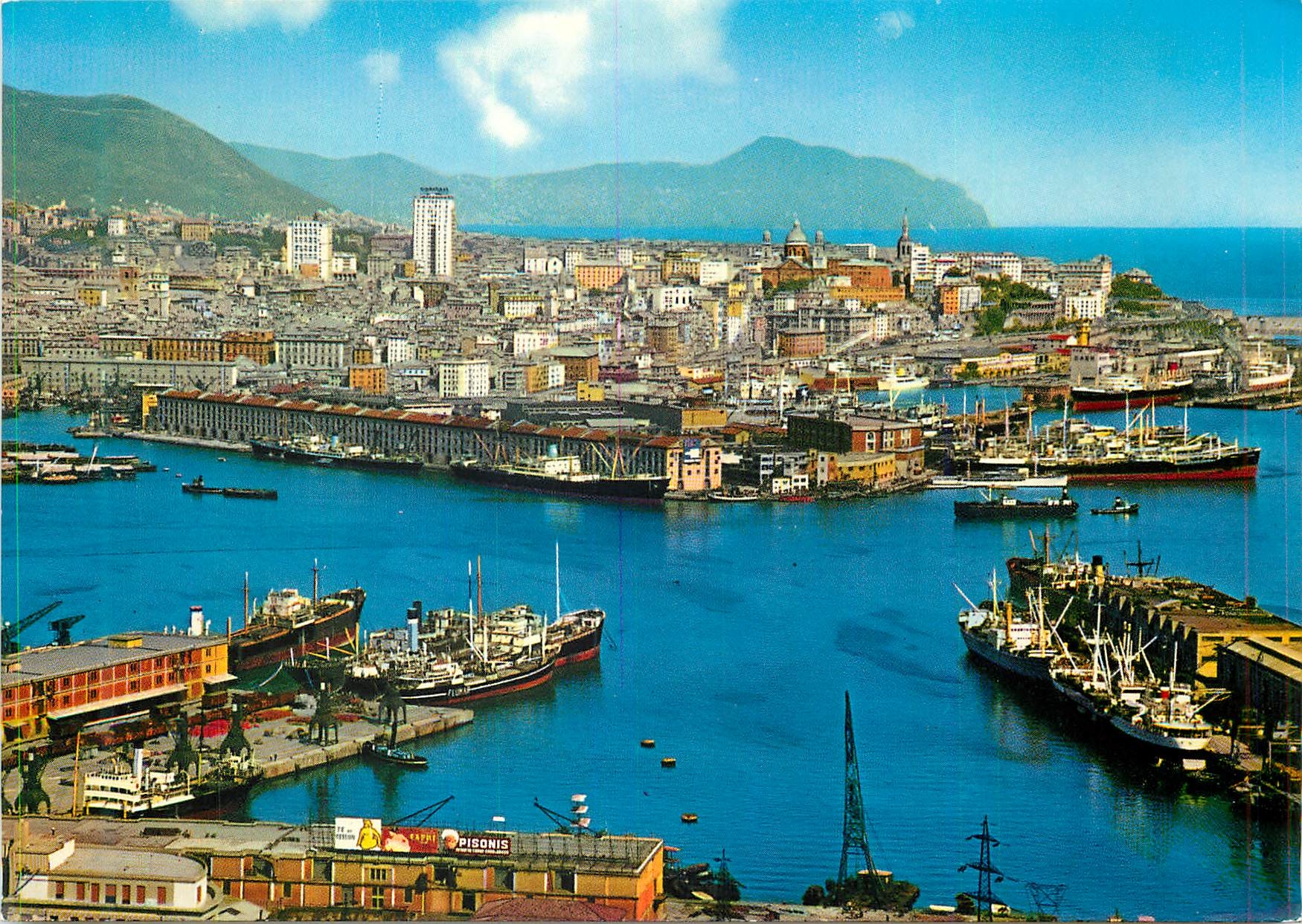CPM Genova Panorama et Port Bateaux