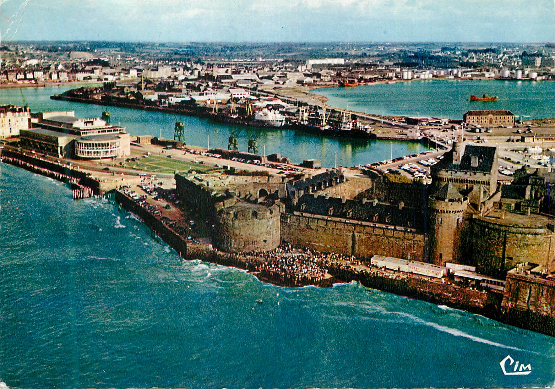 Saint-Malo (Ille-et-Vilaine) — Vue aérienne du port et du casino — Cim