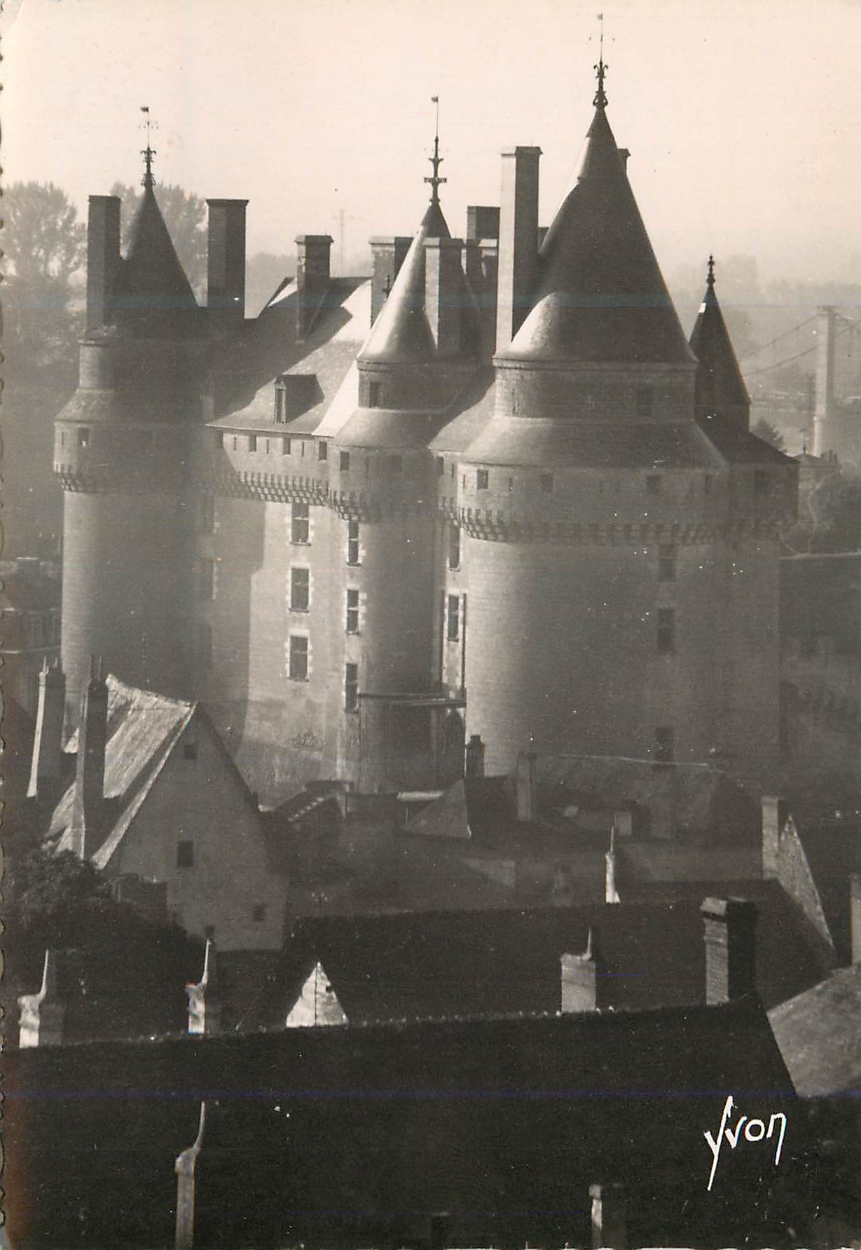 CPM Langeais Indre et Loire Facade Nord du Chateau