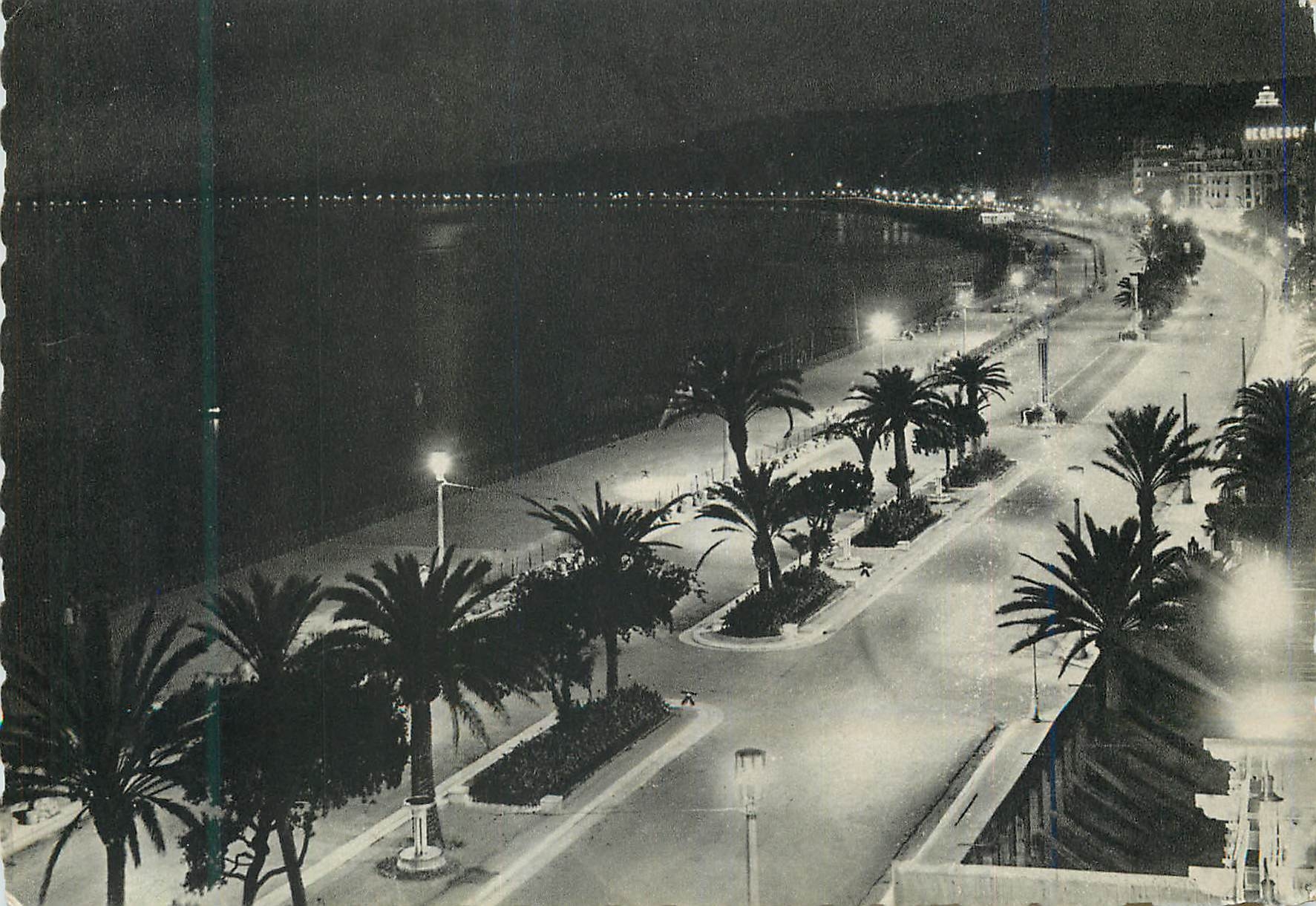 CPM Nice la nuit La Baie des Anges